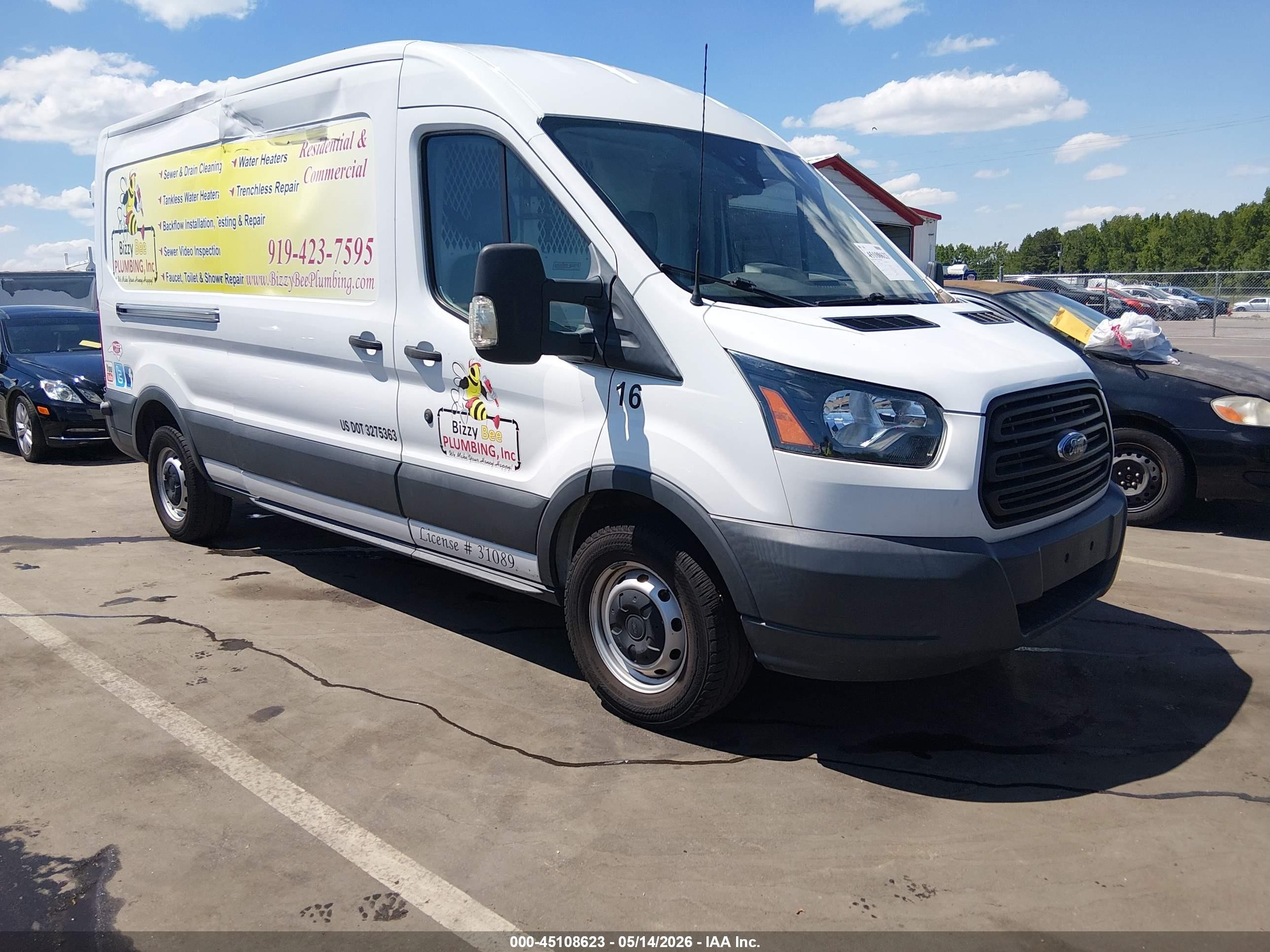 2018 Ford Transit, VIN 1FTYR2CM3JKA09252 — Бок