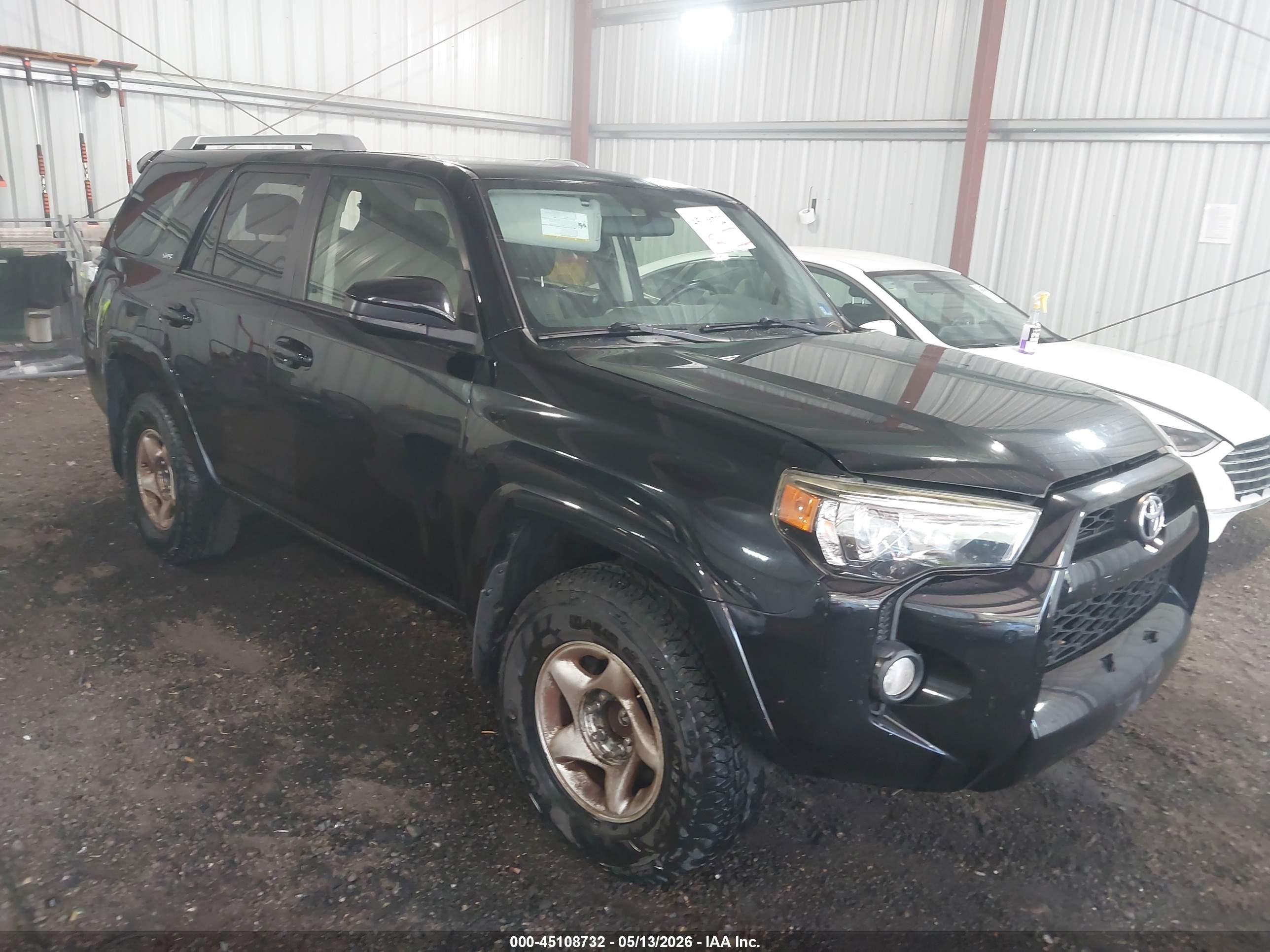 2018 Toyota 4Runner SR5, VIN JTEZU5JR0J5180652 — Rear end