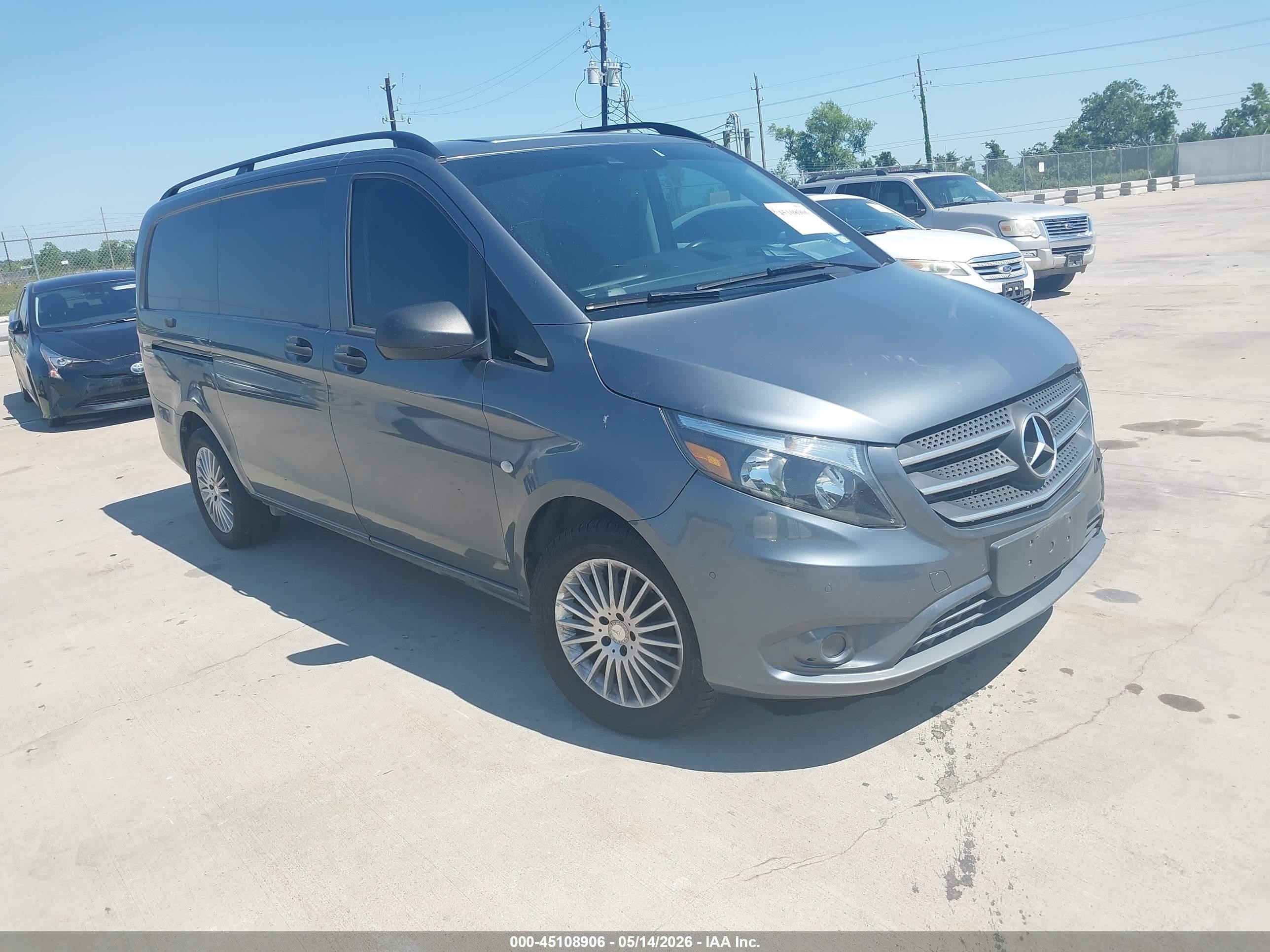 2018 Mercedes-Benz Metris Cargo, VIN WD3PG2EA0J3364081 — Front end