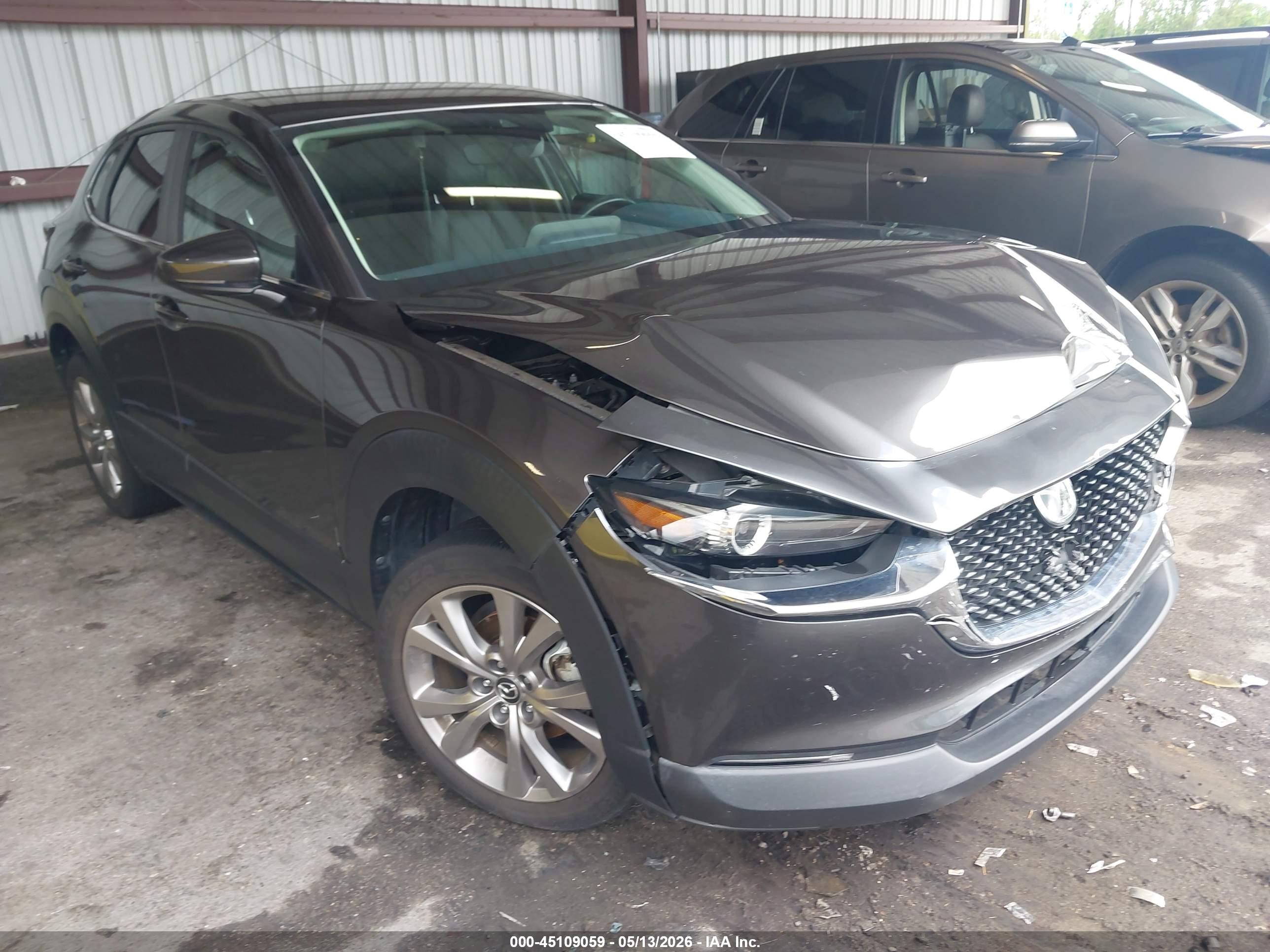 2021 Mazda CX-30 Select, VIN 3MVDMABL6MM222000 — Front end