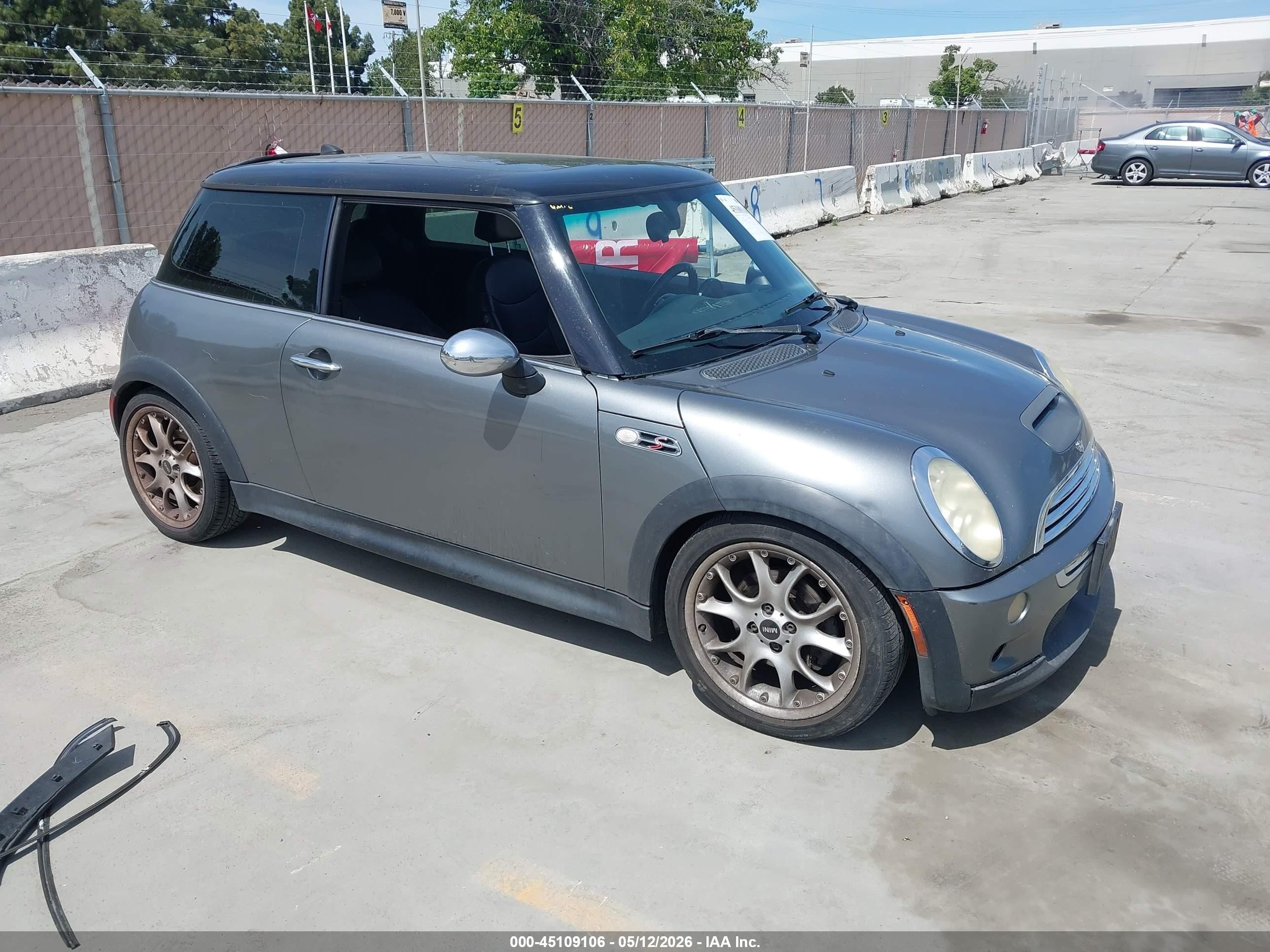 2005 MINI Hardtop S, VIN WMWRE33545TG98880 — Обычный износ