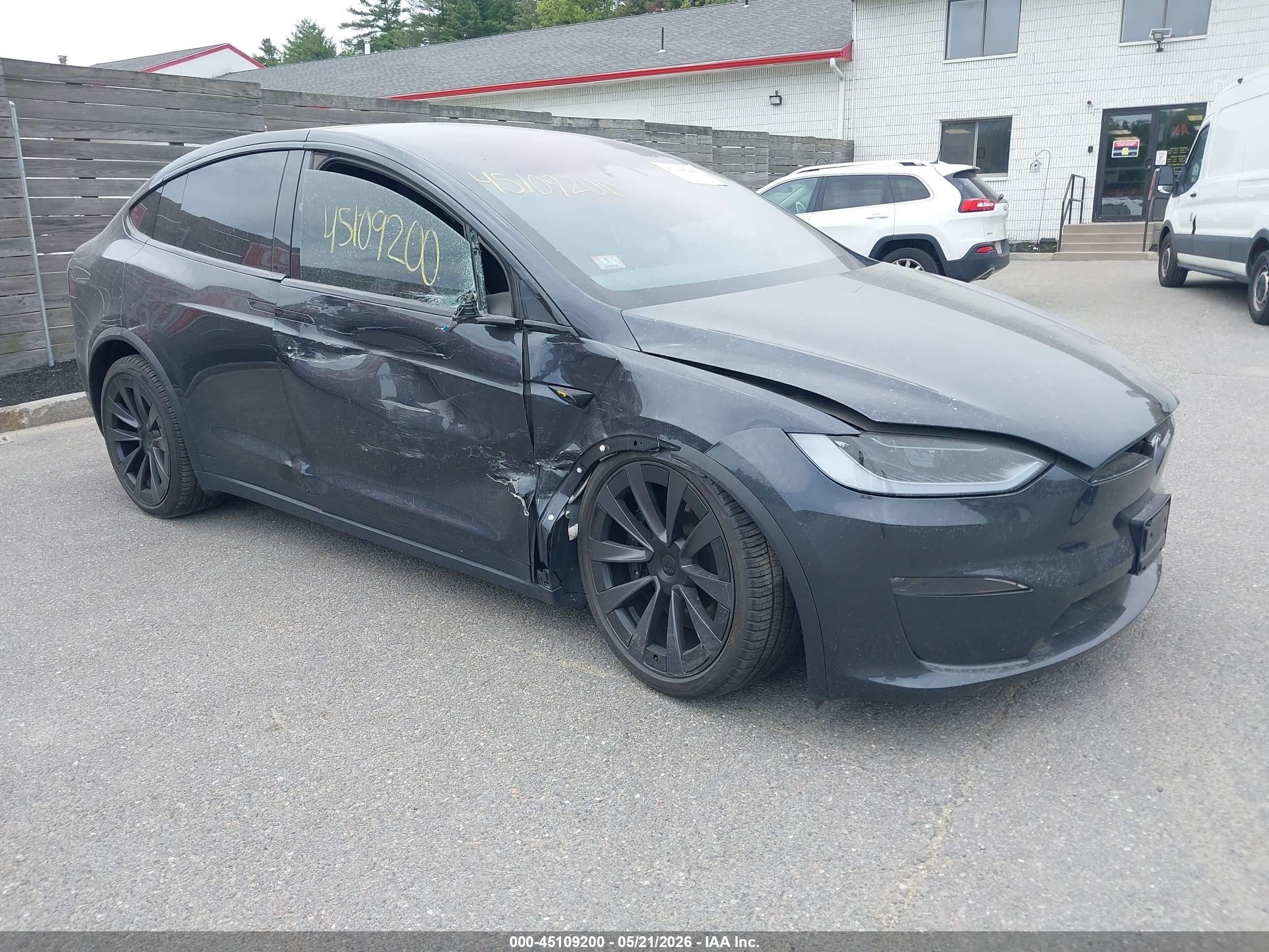 2024 Tesla Model X, VIN 7SAXCDE52RF441227 — Side