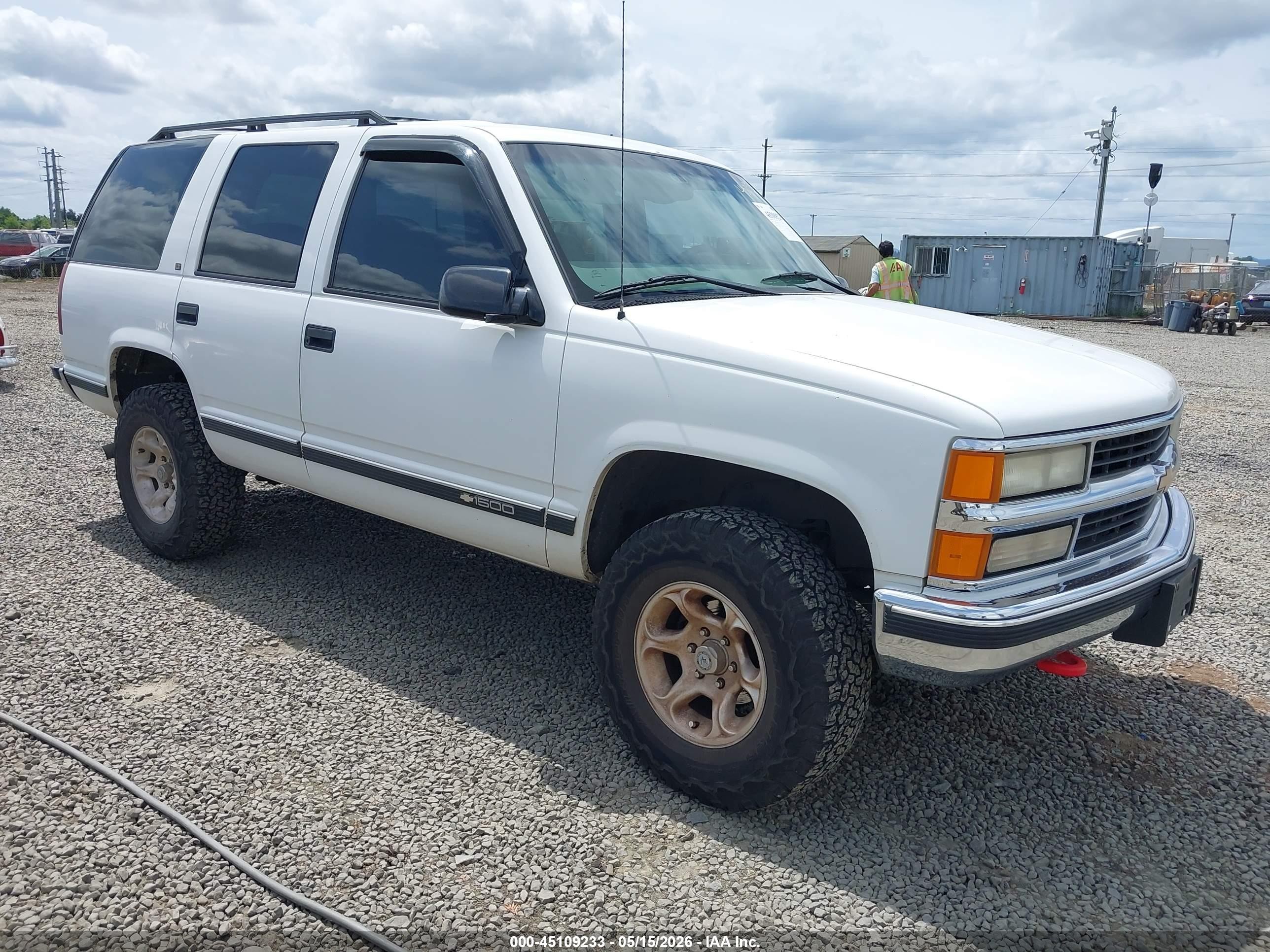 1997 Chevrolet Tahoe, VIN 1GNEK13R3VJ327291 — Обычный износ