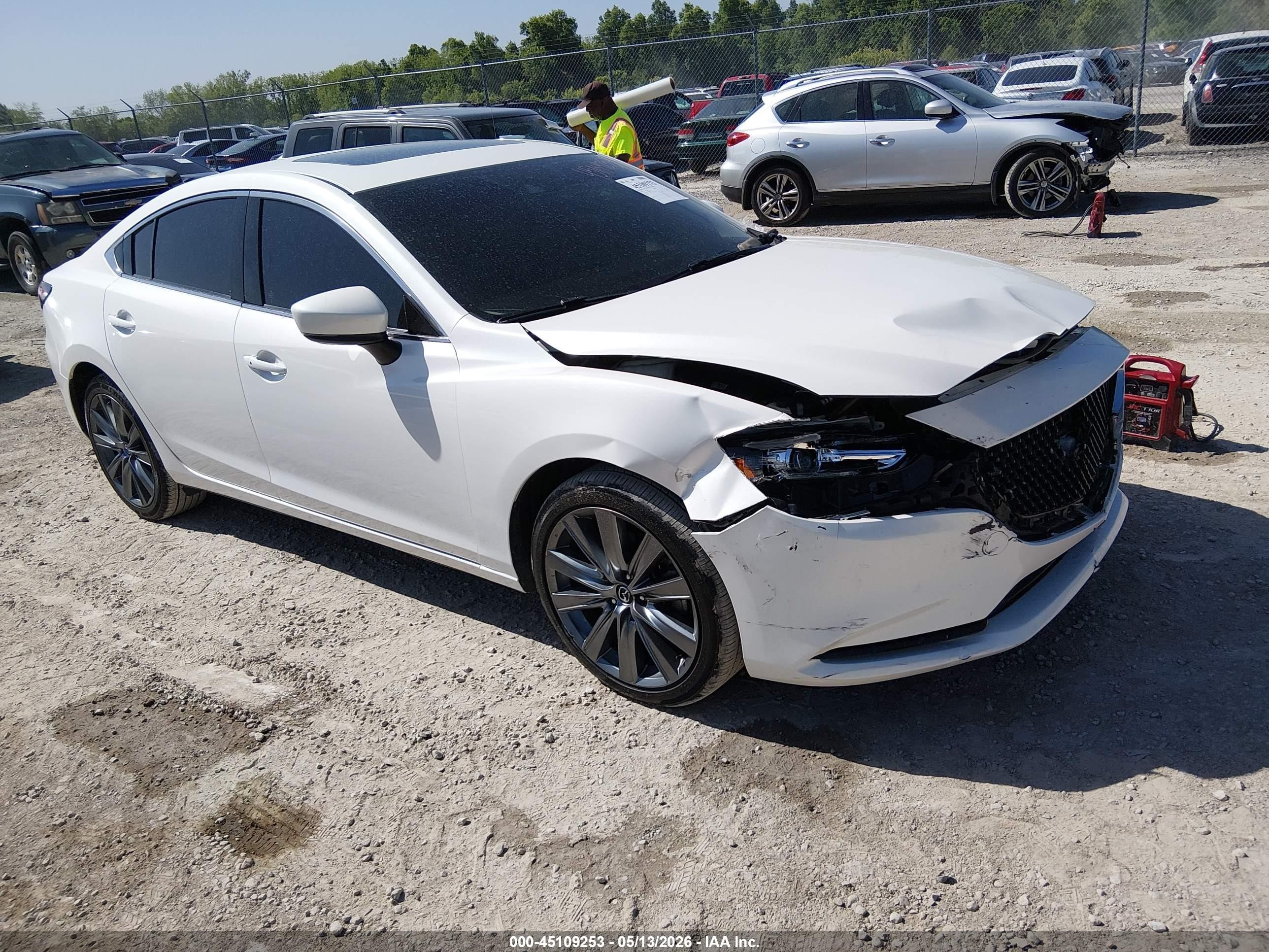 2021 Mazda 6 Grand Touring, VIN JM1GL1TY5M1606620 — Перед