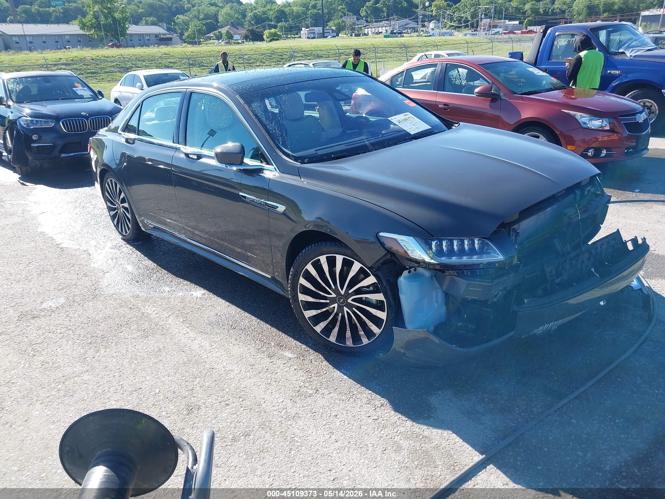 2018 Lincoln Continental Black Label, VIN 1LN6L9BC9J5601310 — Front end