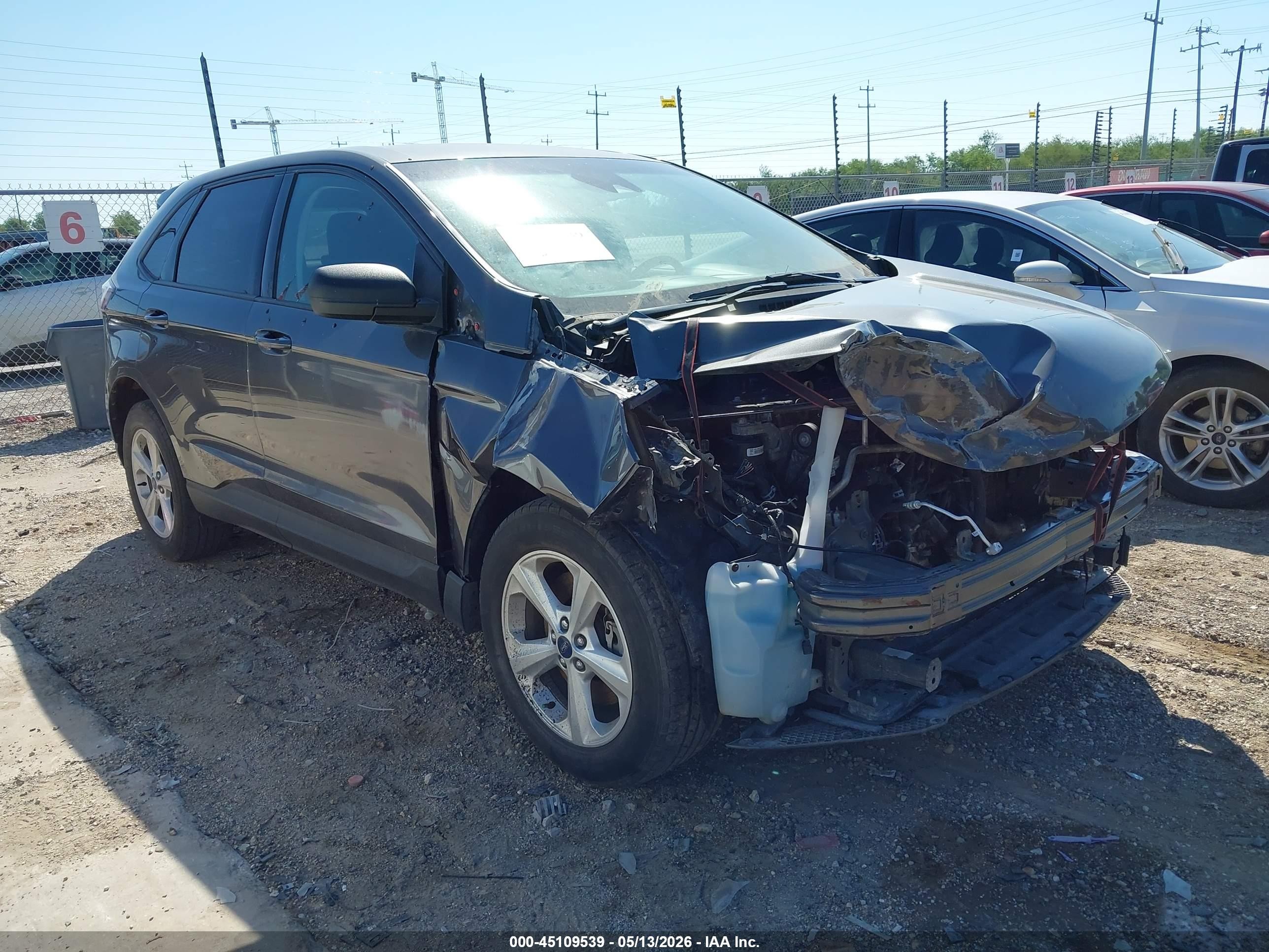 2019 Ford Edge SE, VIN 2FMPK4G99KBB48097 — Front end