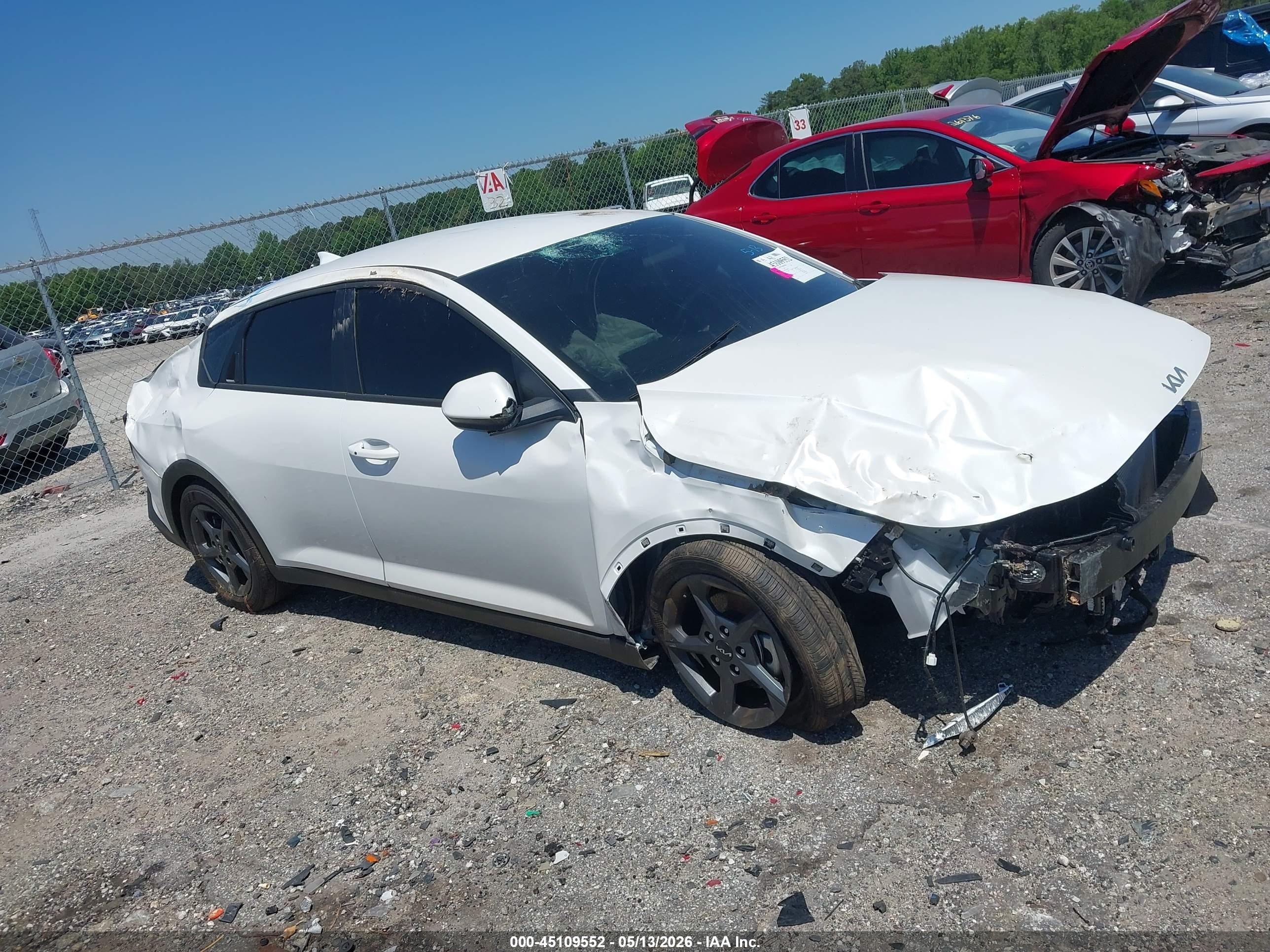 2026 Kia K4 LXS, VIN 3KPFT4DE5TE299589 — Опрокидывание