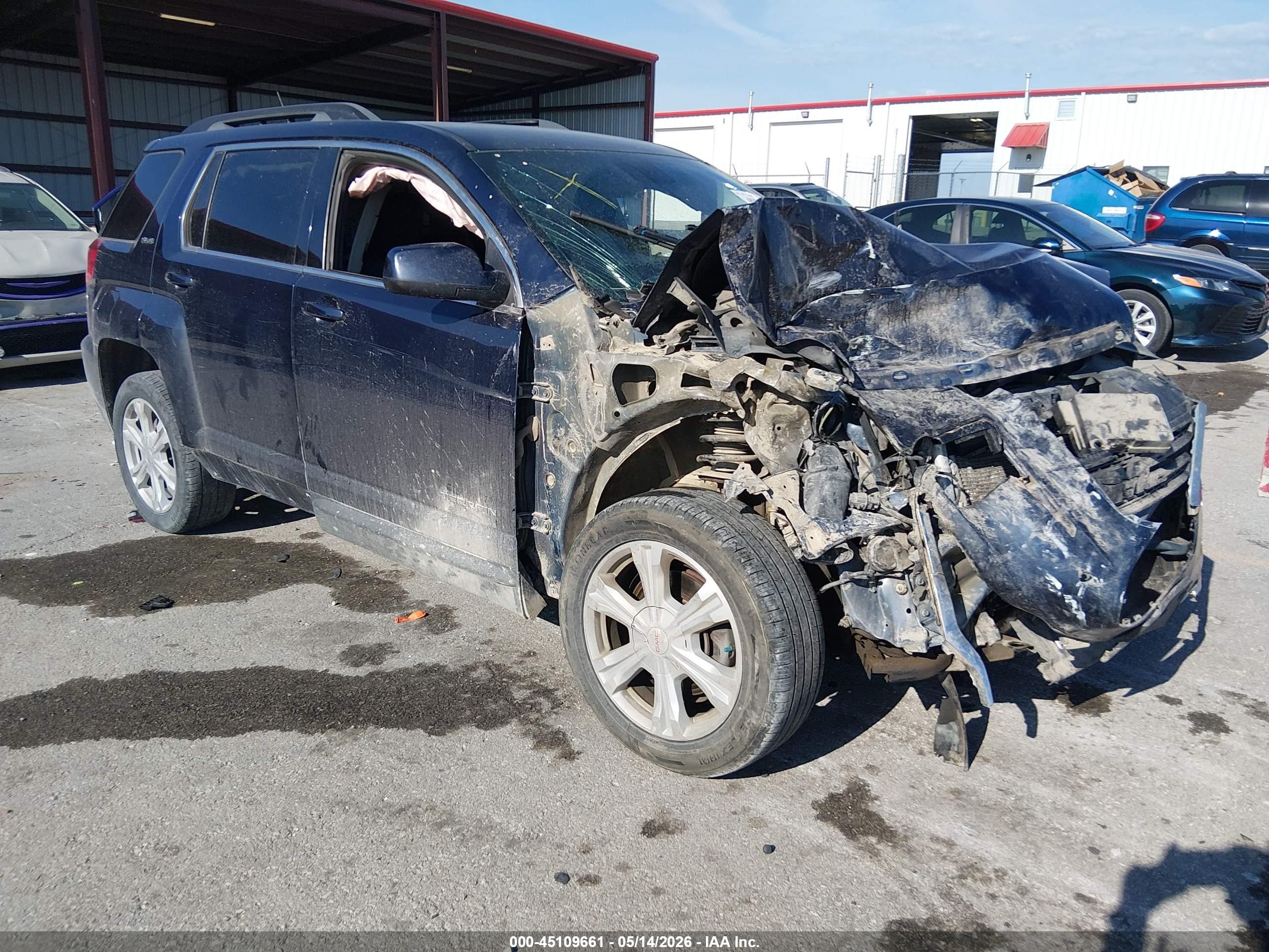 2017 GMC Terrain SLE, VIN 2GKFLTEK4H6294992 — Перед