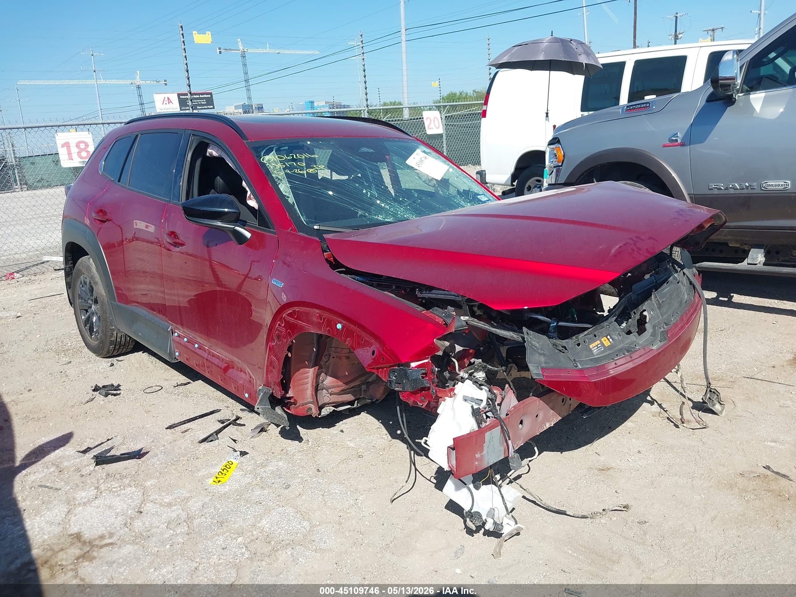 2025 Mazda CX-50 Hybrid Premium Package, VIN 7MMVAADW0SN135170 — Front end