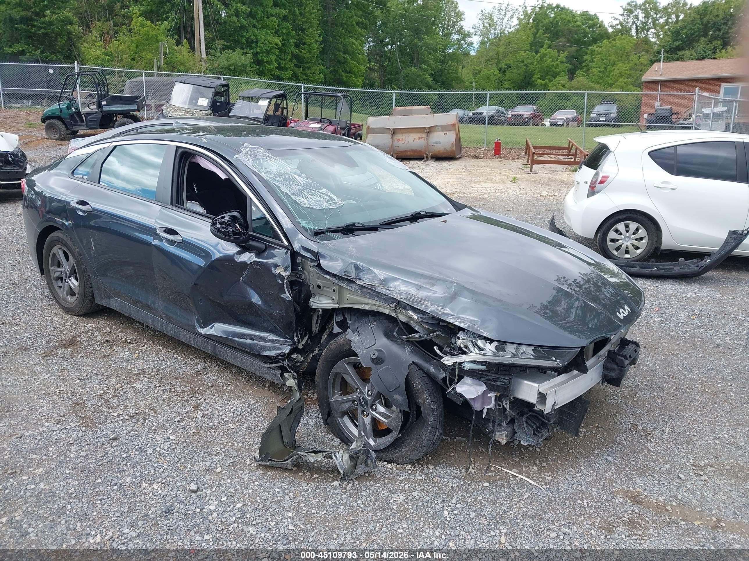 2023 Kia K5 LXS, VIN 5XXG14J27PG189239 — Front end