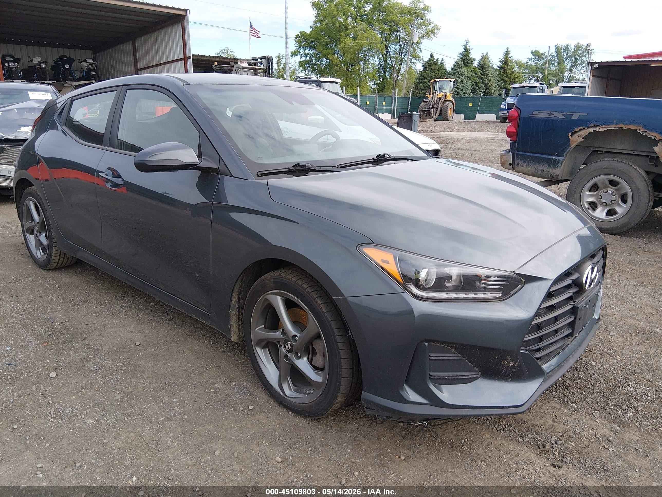 2019 Hyundai Veloster 2.0, VIN KMHTG6AF6KU008996 — Front end
