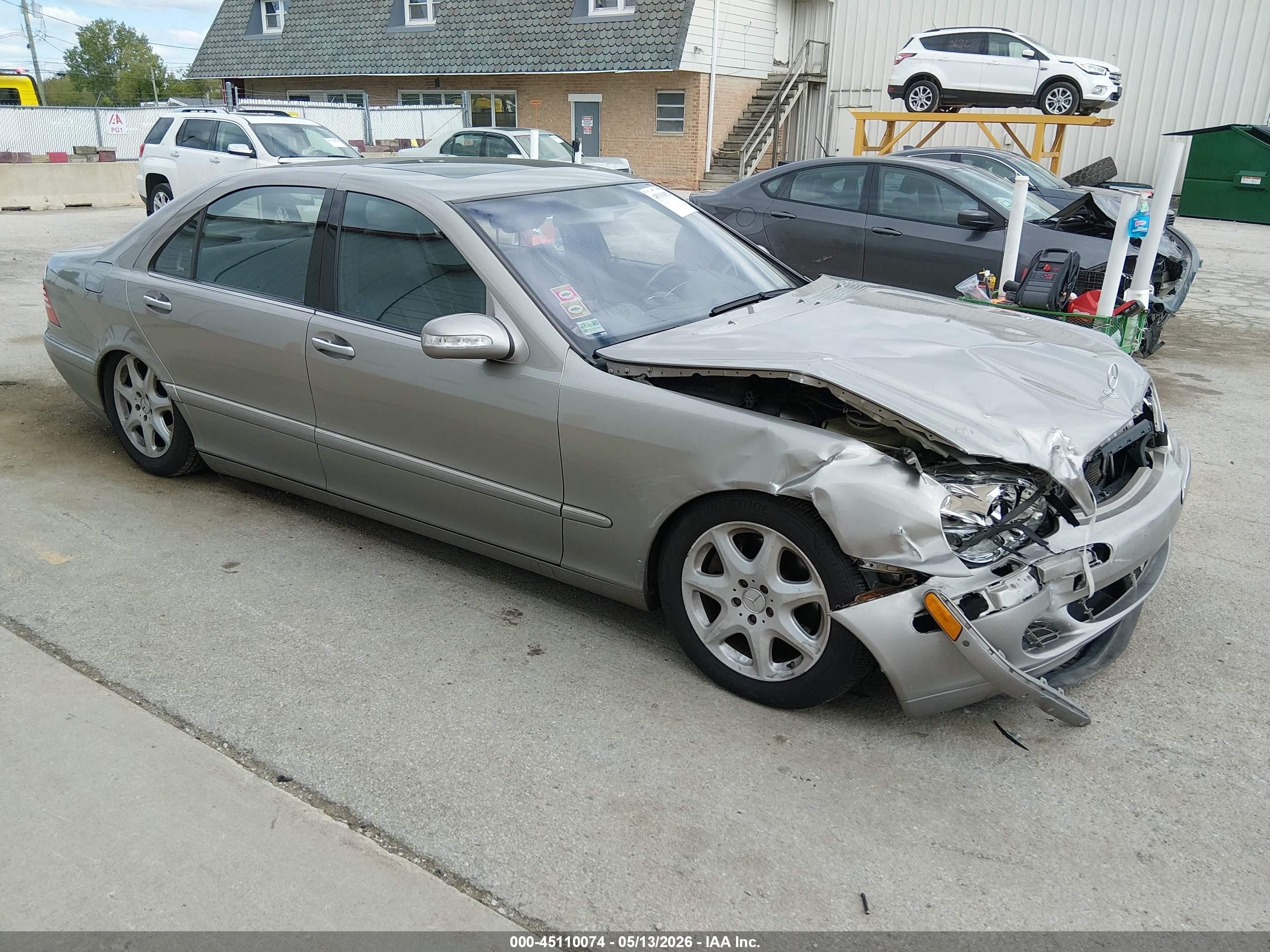 2004 Mercedes-Benz S 430, VIN WDBNG83JX4A401543 — Front end