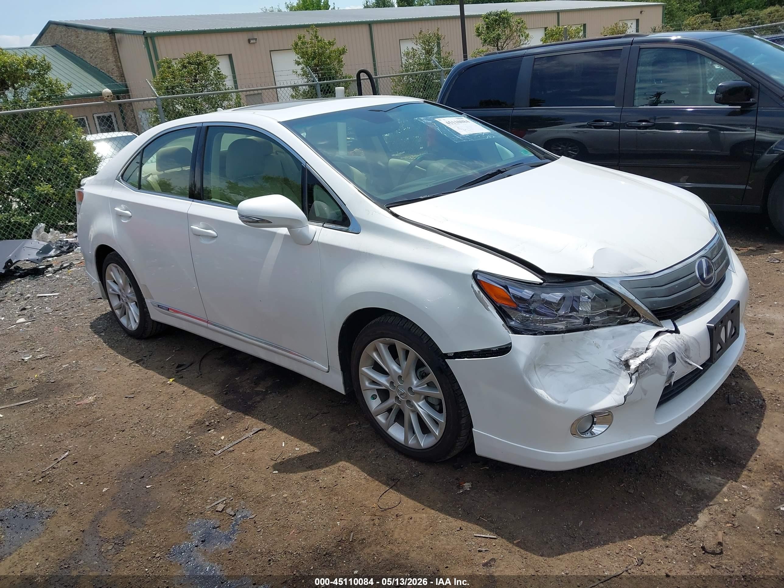 2010 Lexus HS 250h Premium, VIN JTHBB1BA7A2023780 — Front end