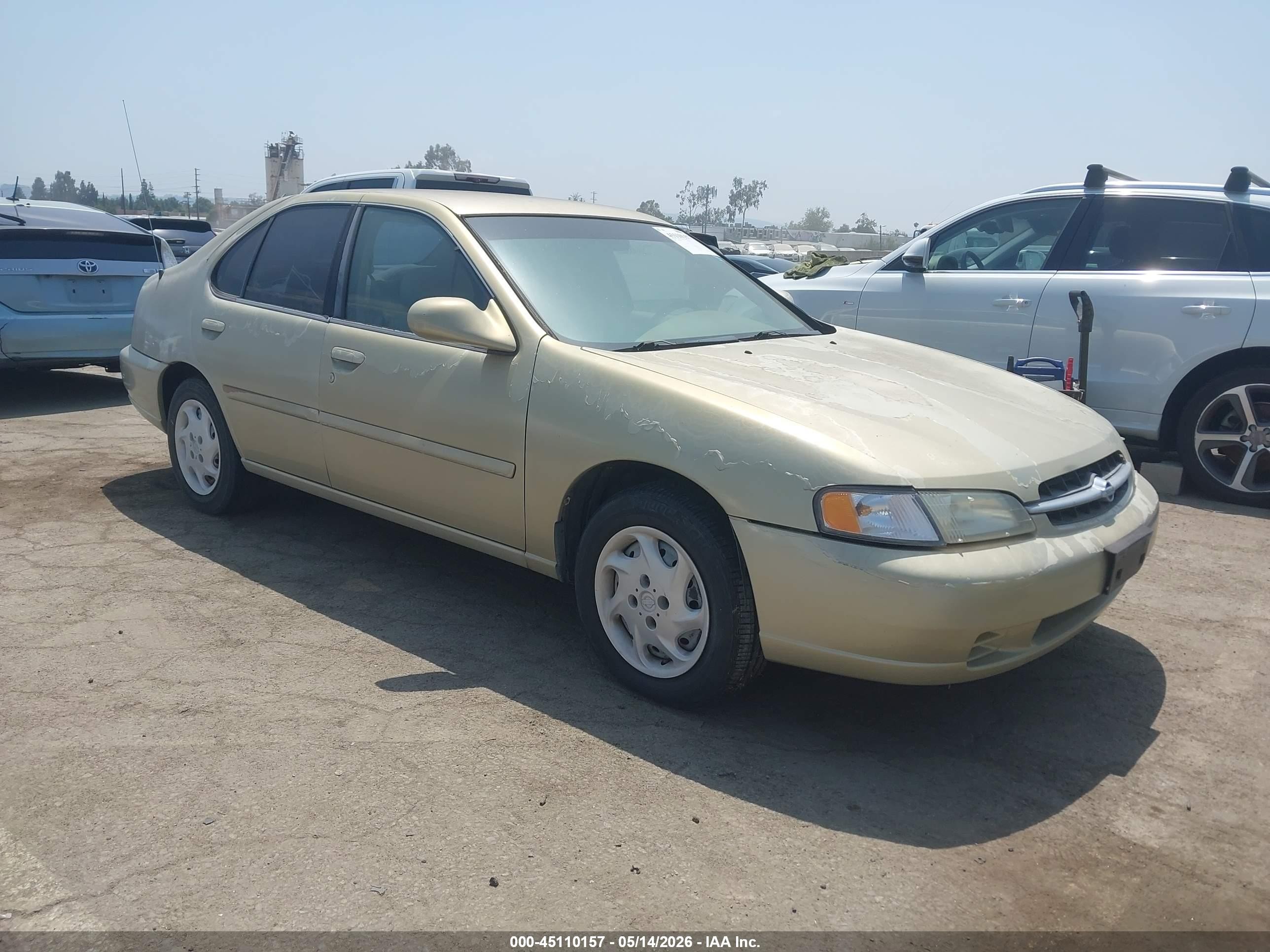 1998 Nissan Altima XE, VIN 1N4DL01D1WC237734 — Normal wear