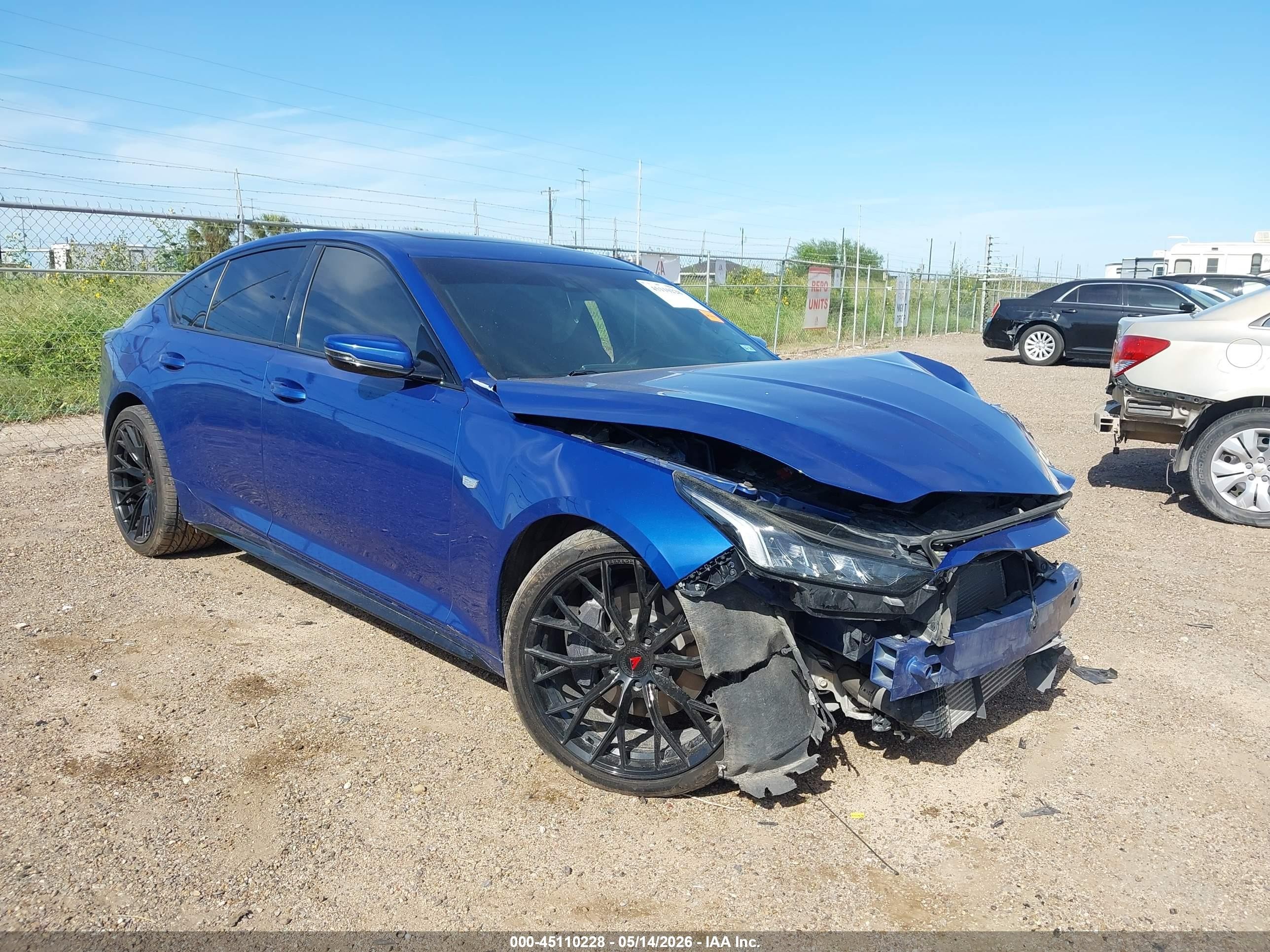 2020 Cadillac CT5 Sport, VIN 1G6DP5RK2L0119531 — Перед