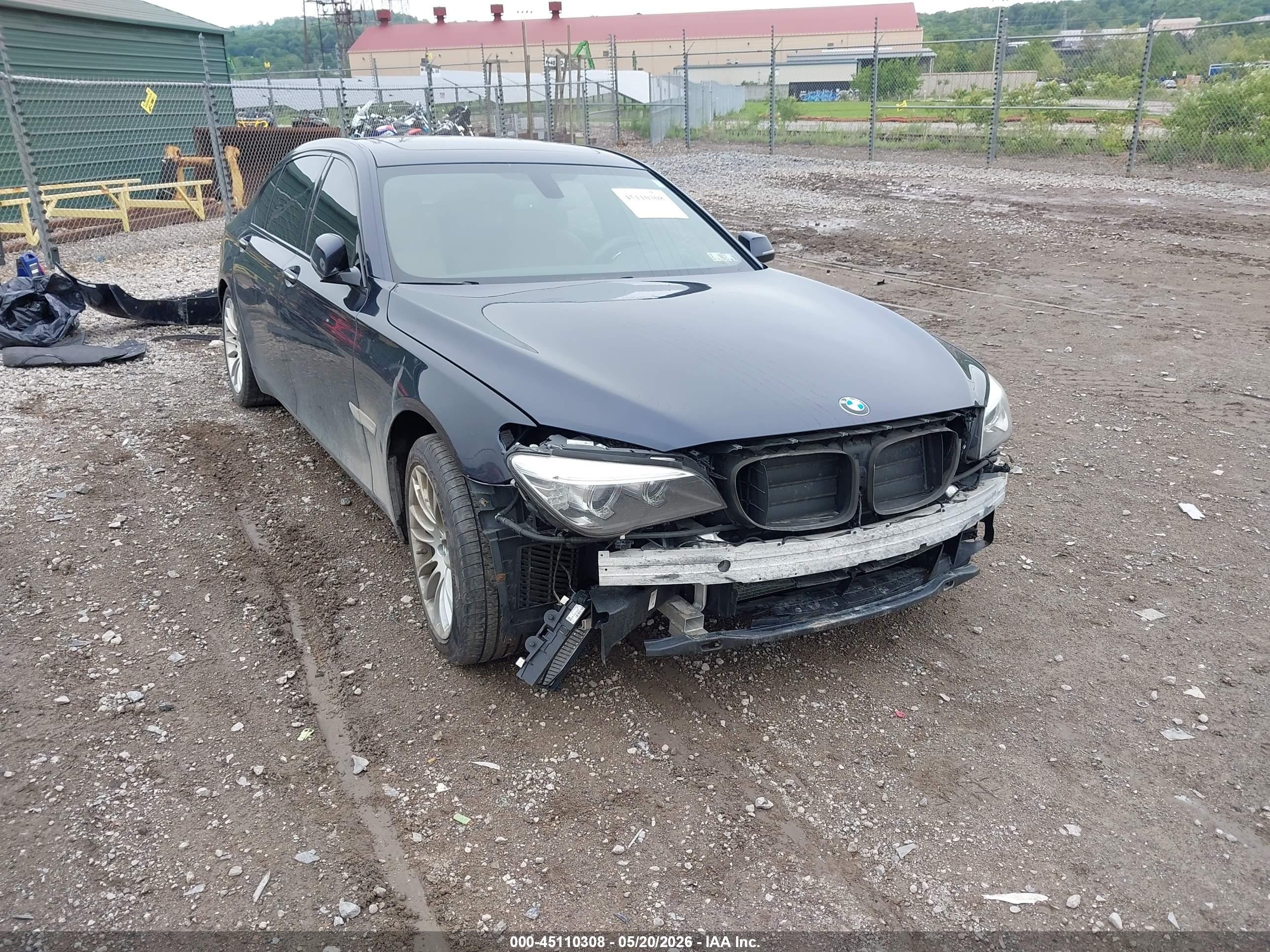 2013 BMW 7 Series 740Li xDrive, VIN WBAYF4C5XDD281641 — Front end