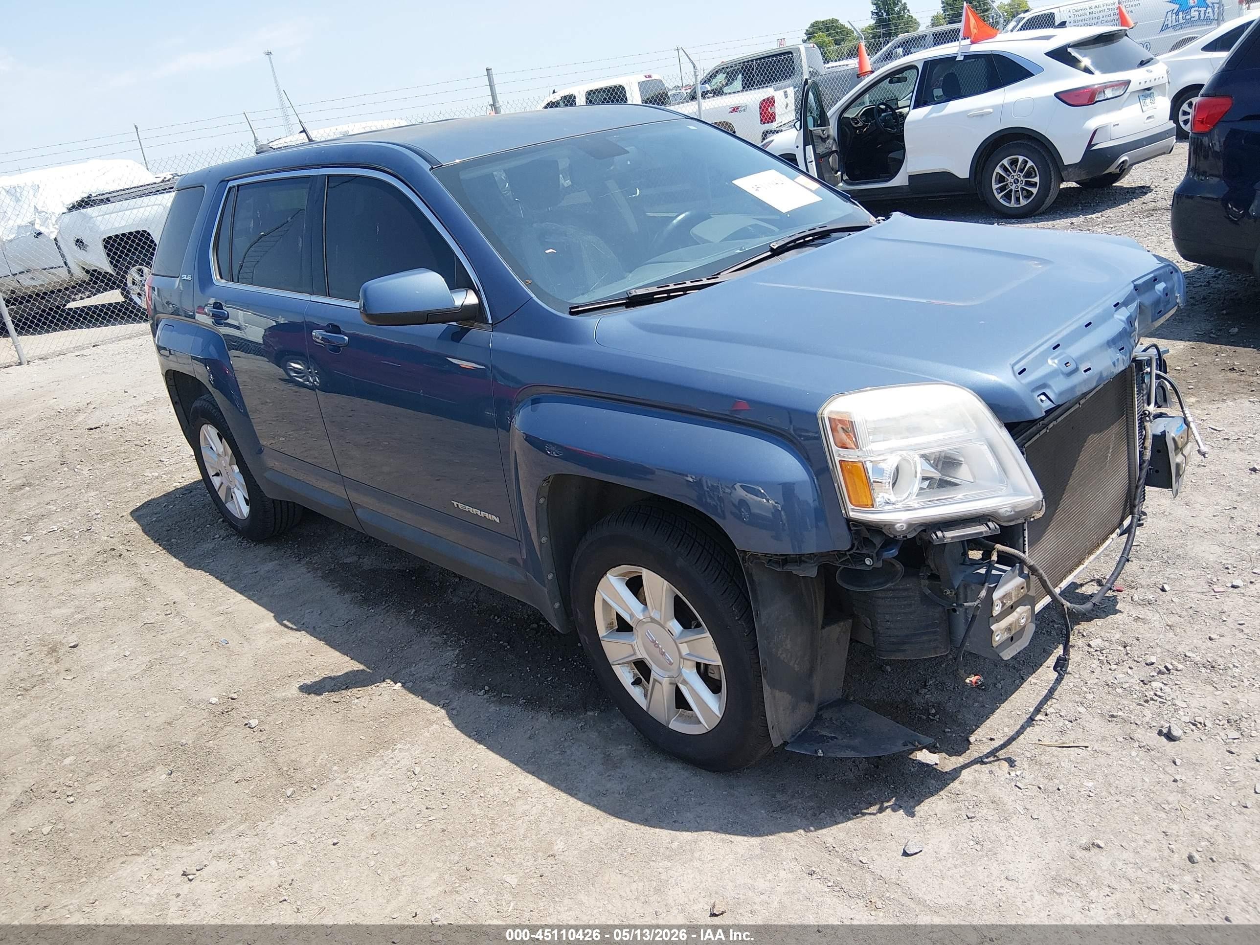 2011 GMC Terrain SLE-1, VIN 2CTALMEC8B6277886 — Front end