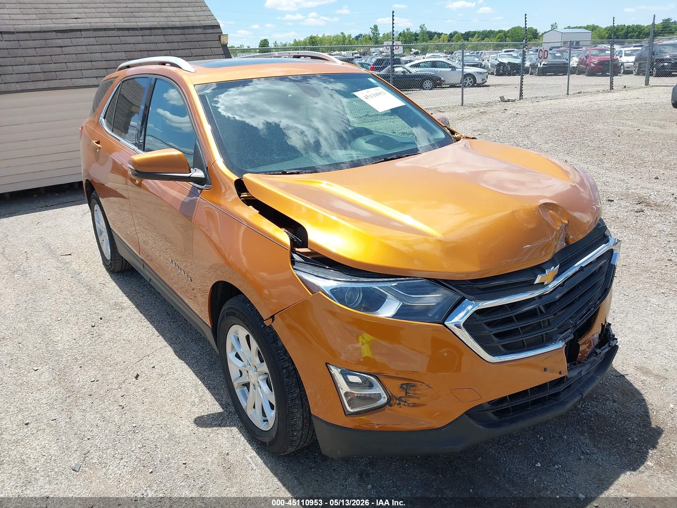 2018 Chevrolet Equinox LT, VIN 2GNAXJEV7J6154991 — Front end