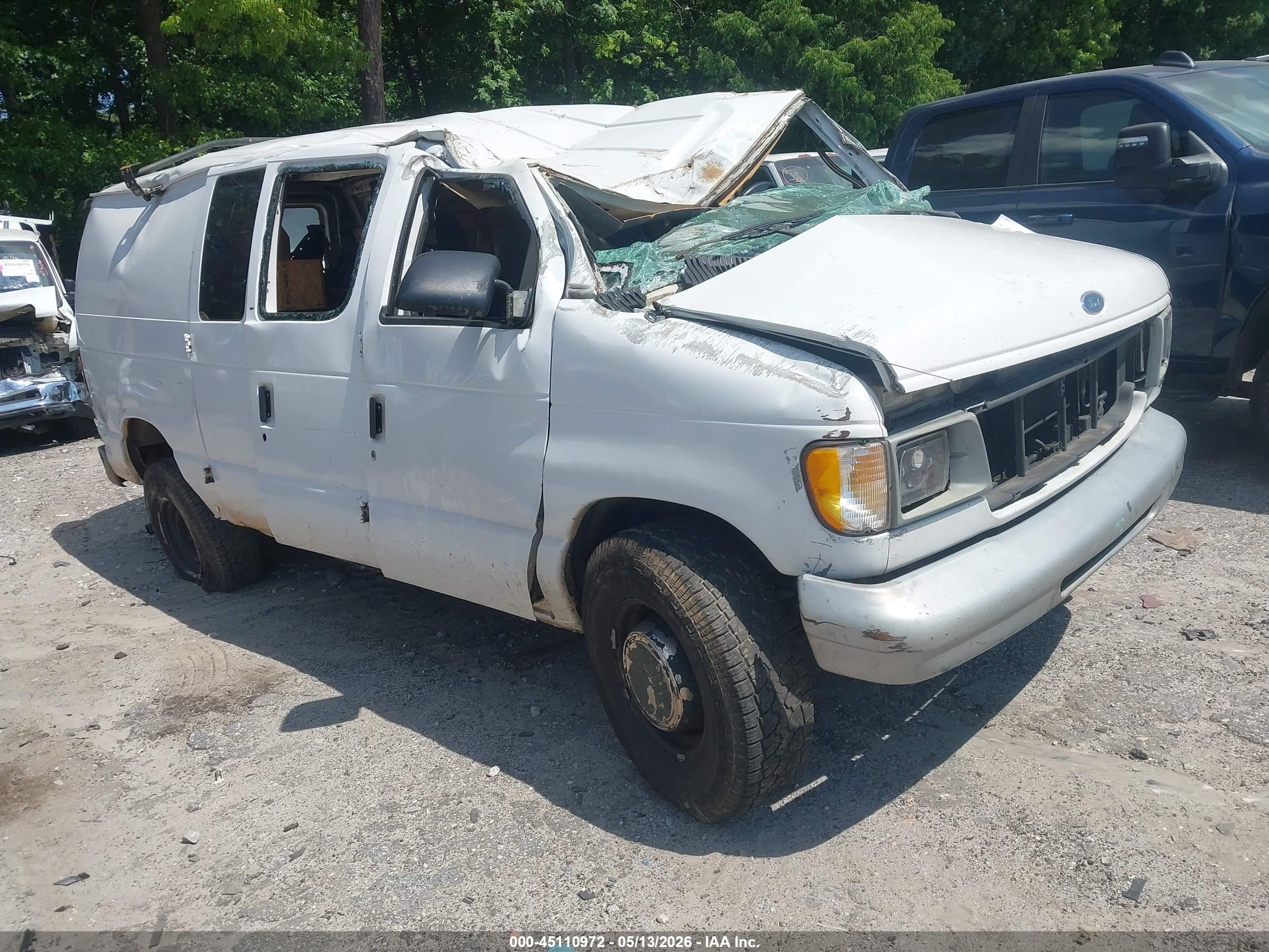 2000 Ford Econoline Cargo, VIN 1FTNE2423YHA31433 — Rollover