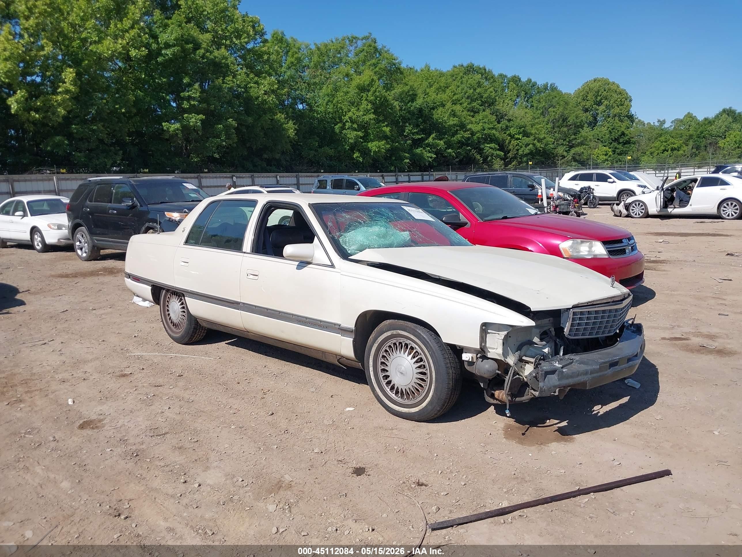 1995 Cadillac DeVille, VIN 1G6KD52B0SU231584 — Front end