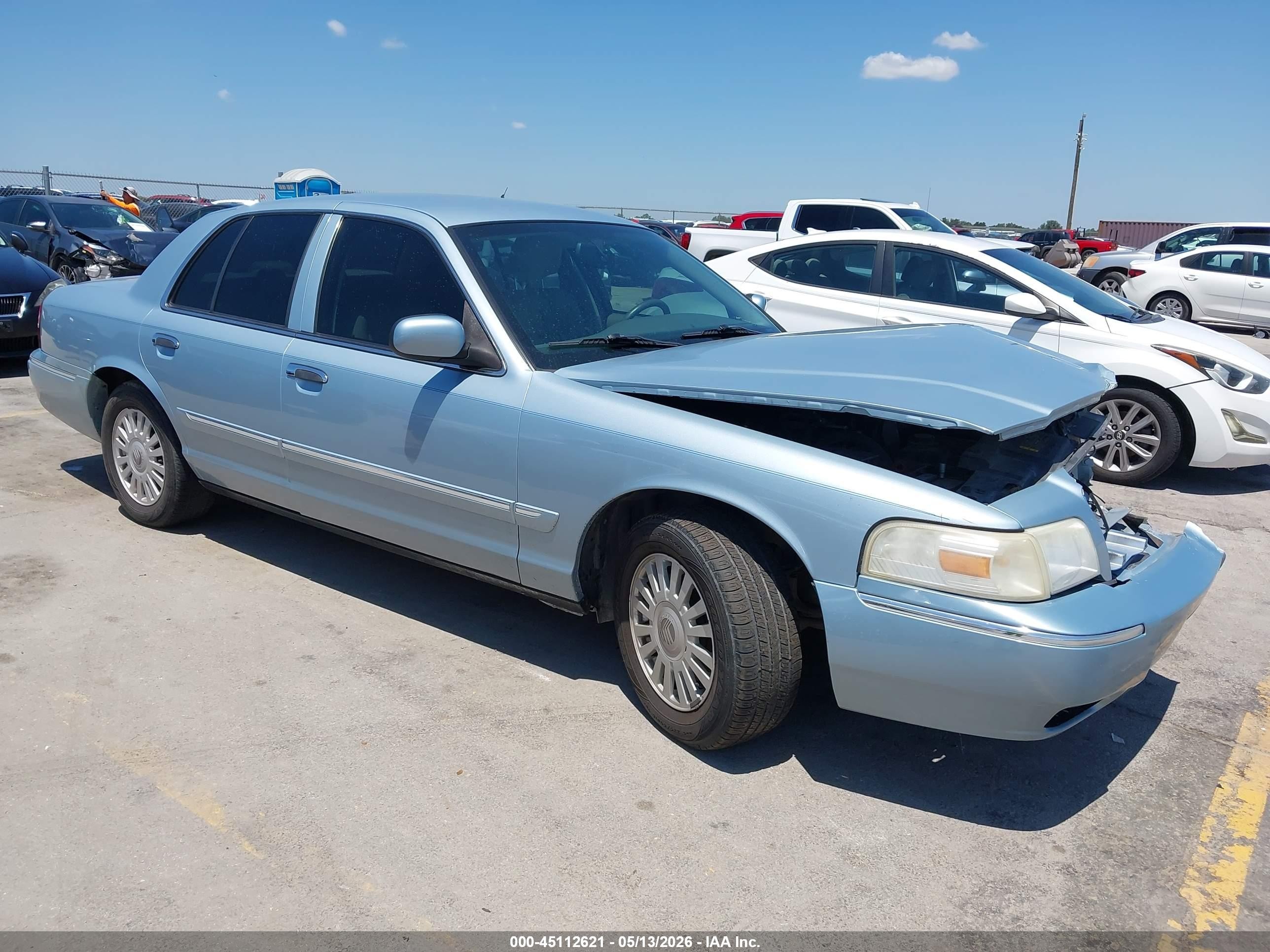 2008 Mercury Grand Marquis LS, VIN 2MEFM75V28X600204 — Front end