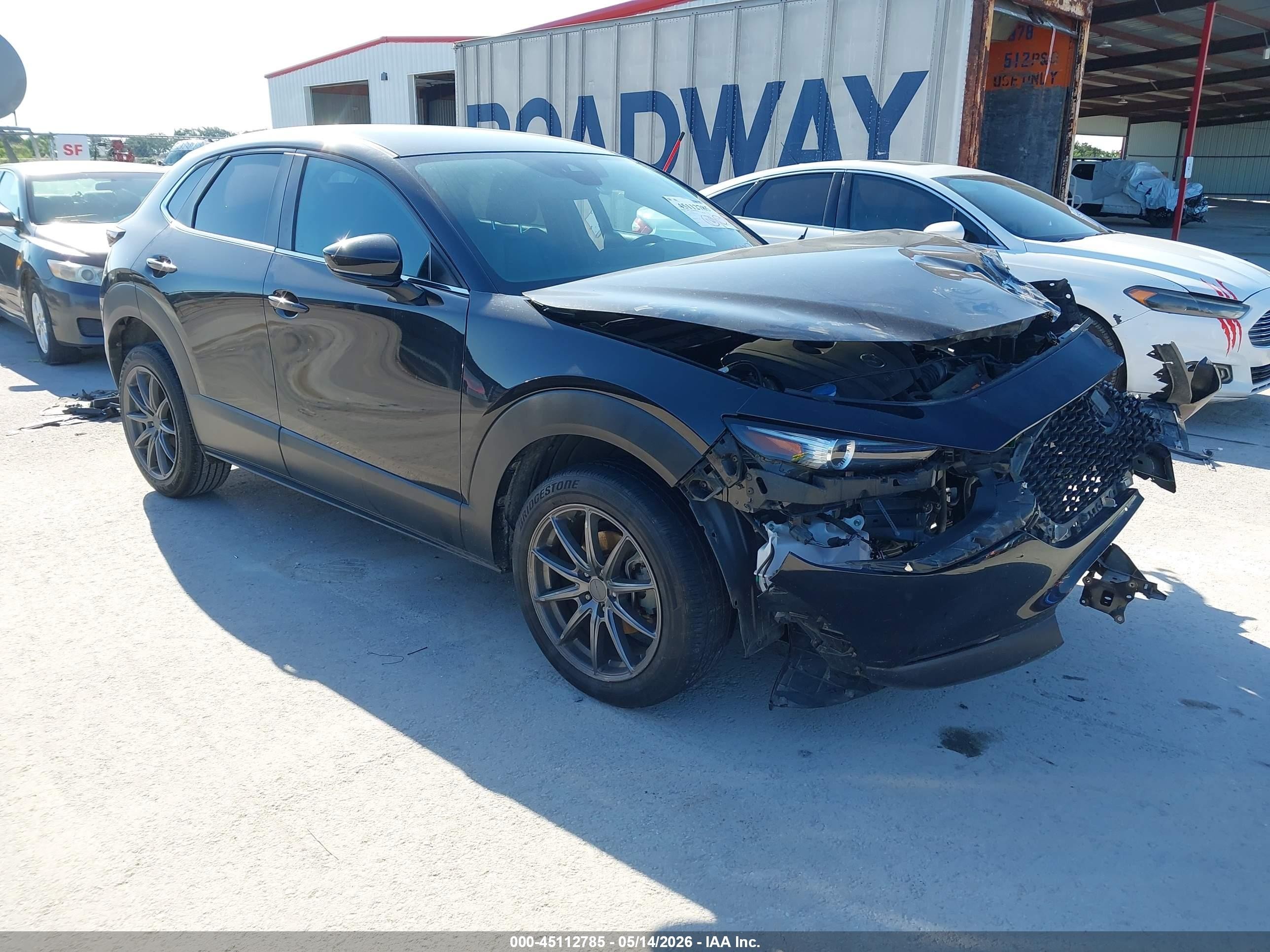 2021 Mazda CX-30 Select, VIN 3MVDMABL7MM302793 — Front end