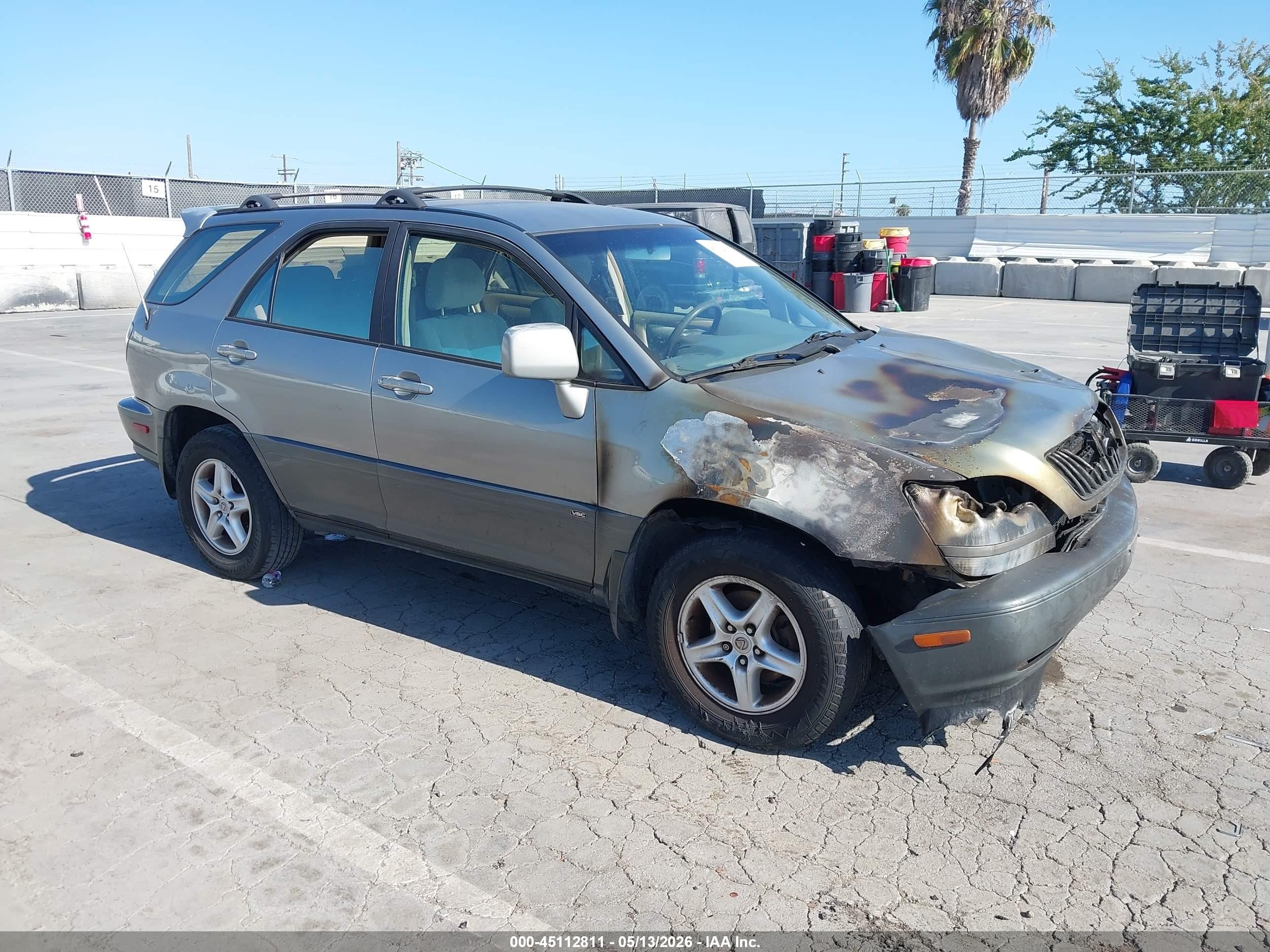 2001 Lexus RX 300, VIN JTJGF10U710118566 — Engine fire
