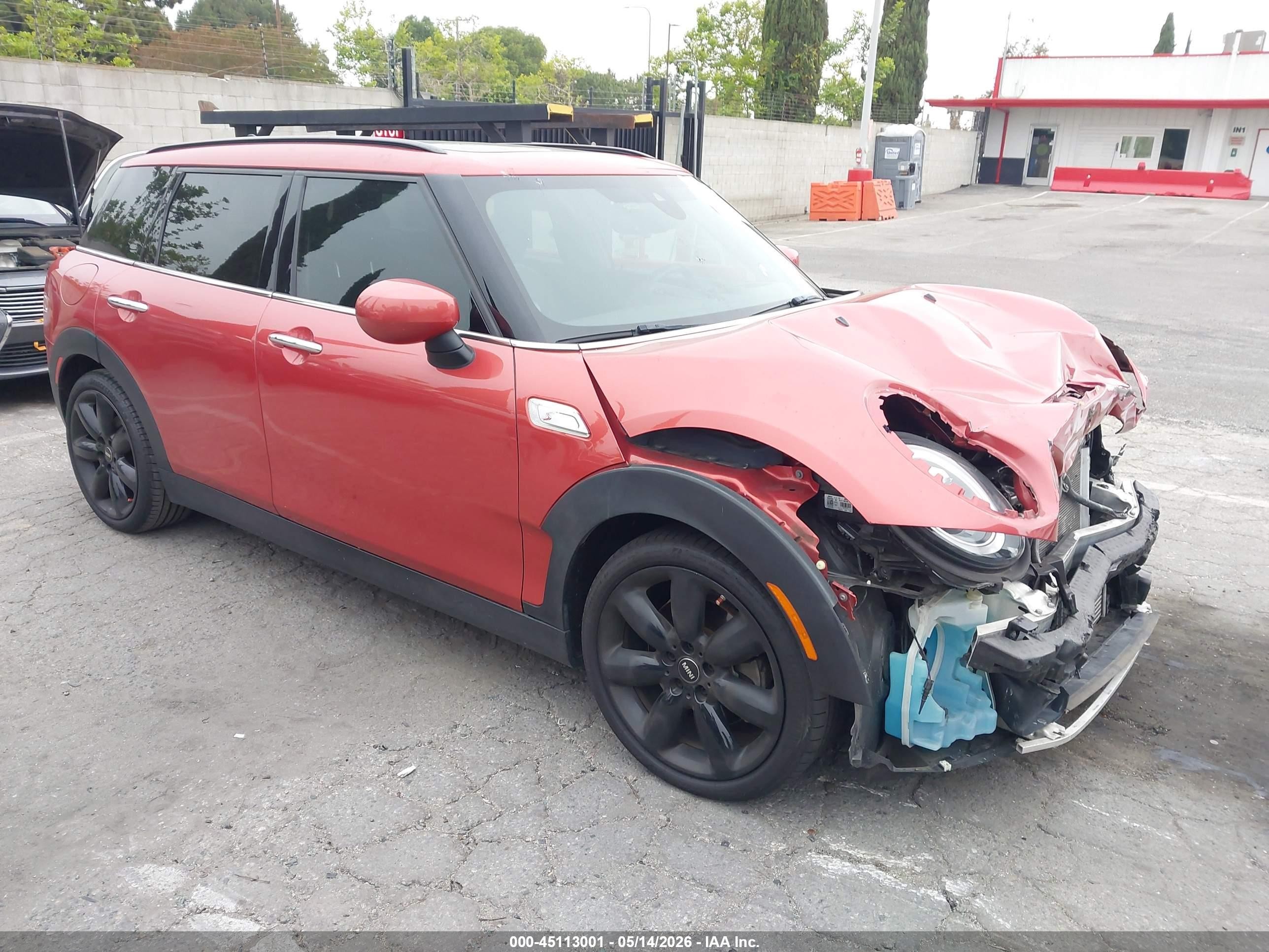 2020 MINI Clubman Cooper S, VIN WMWLV7C09L2M63523 — Фото с аукциона 1 of 5