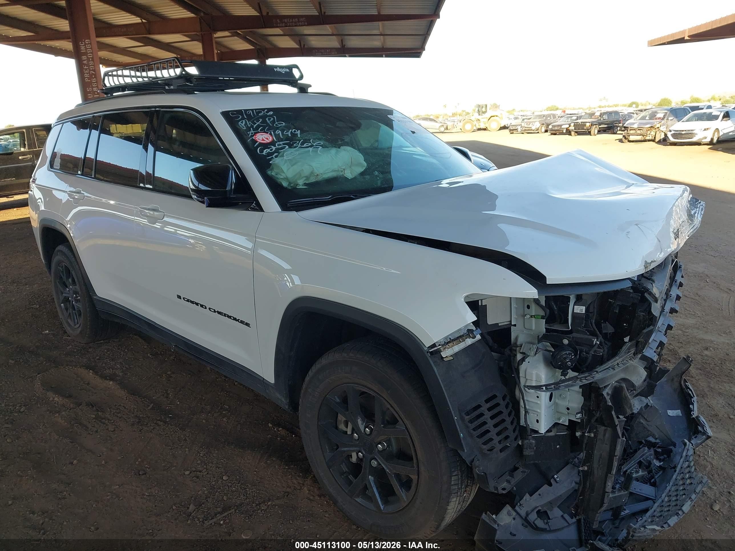 2024 Jeep Grand Cherokee Altitude, VIN 1C4RJKAG6R8625366 — Front end