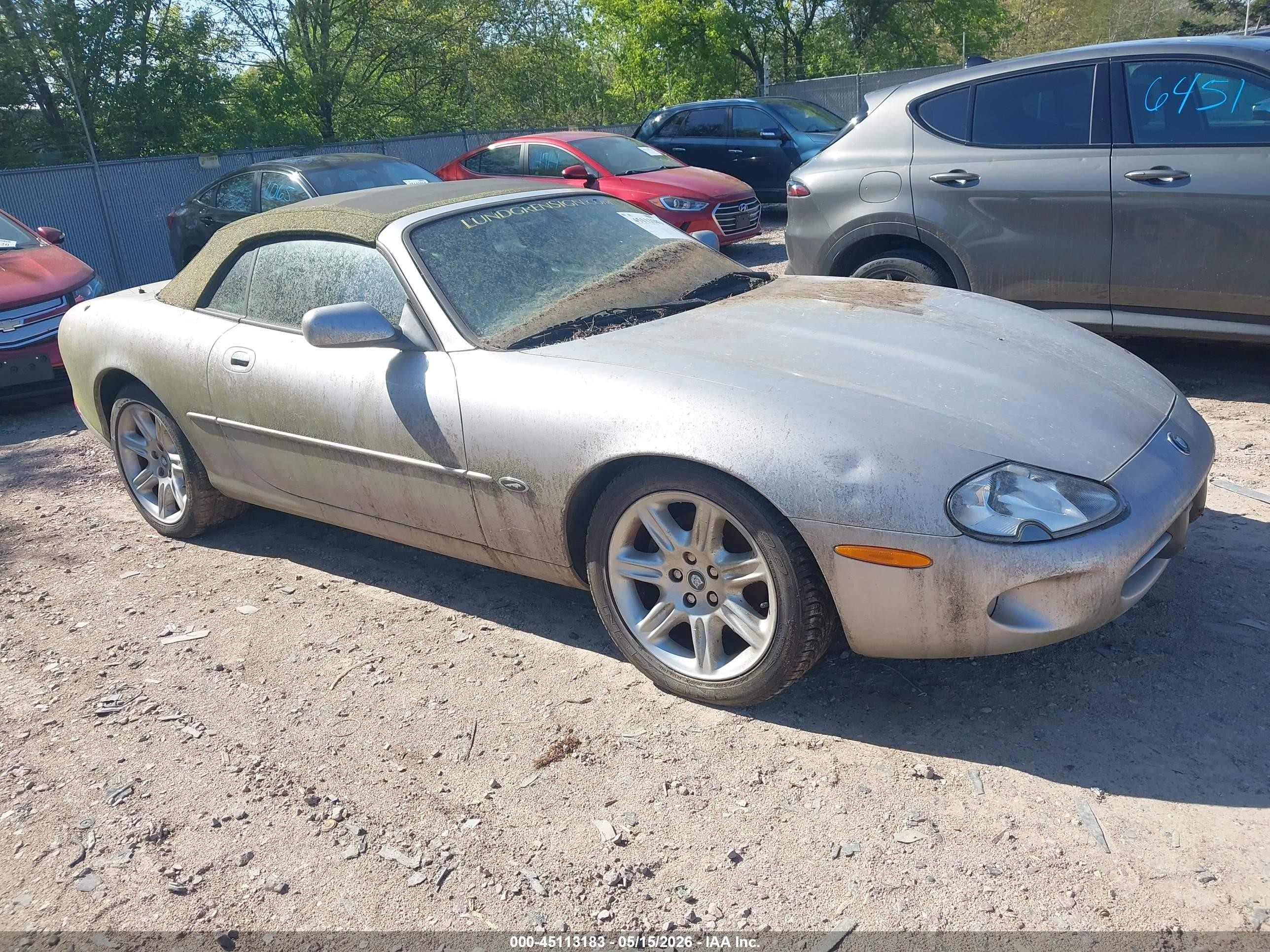 2000 Jaguar XK, VIN SAJJA42C3YNA04255 — Front end