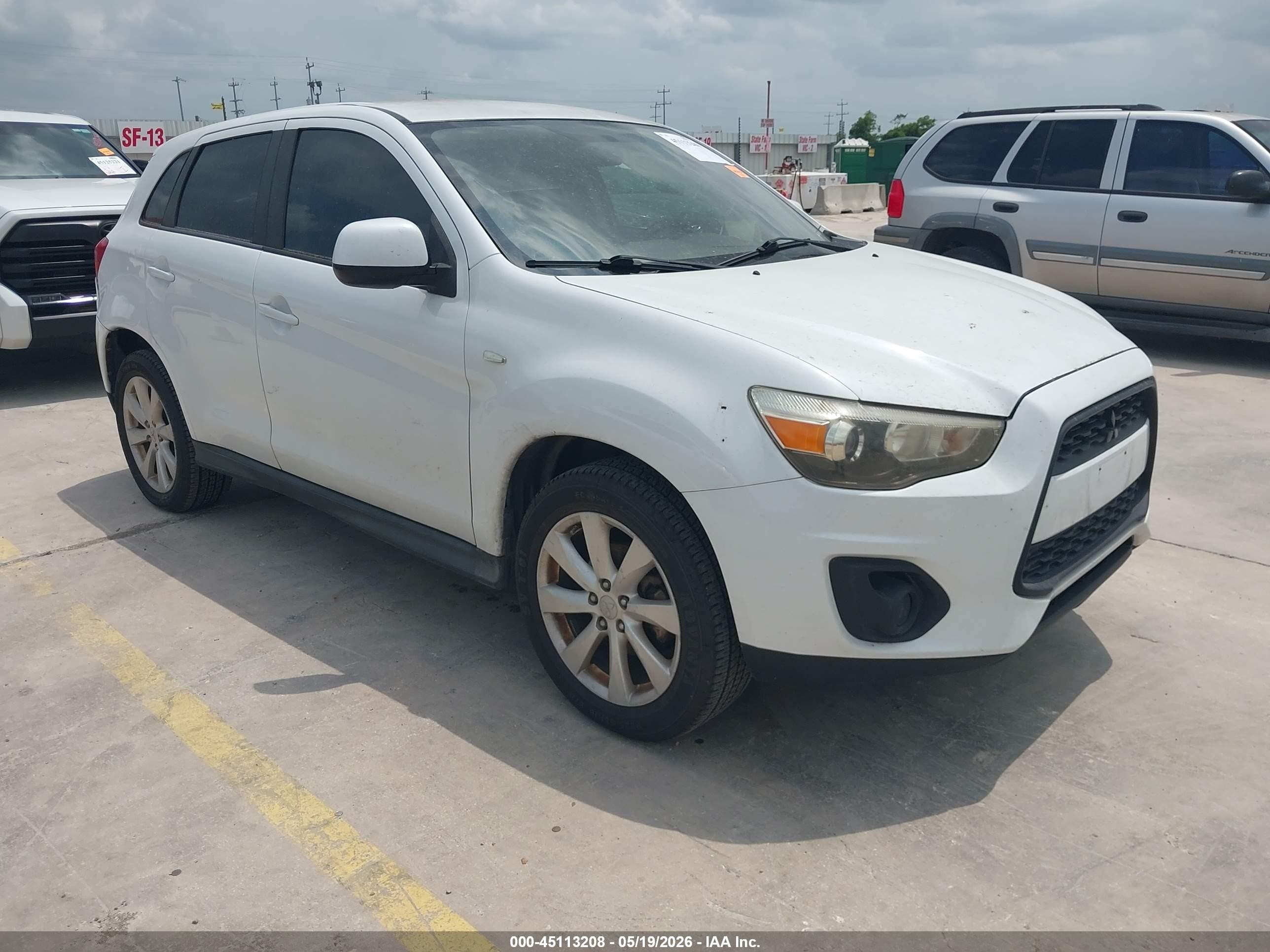 2015 Mitsubishi Outlander ES, VIN 4A4AP3AU5FE019585 — Undercarriage