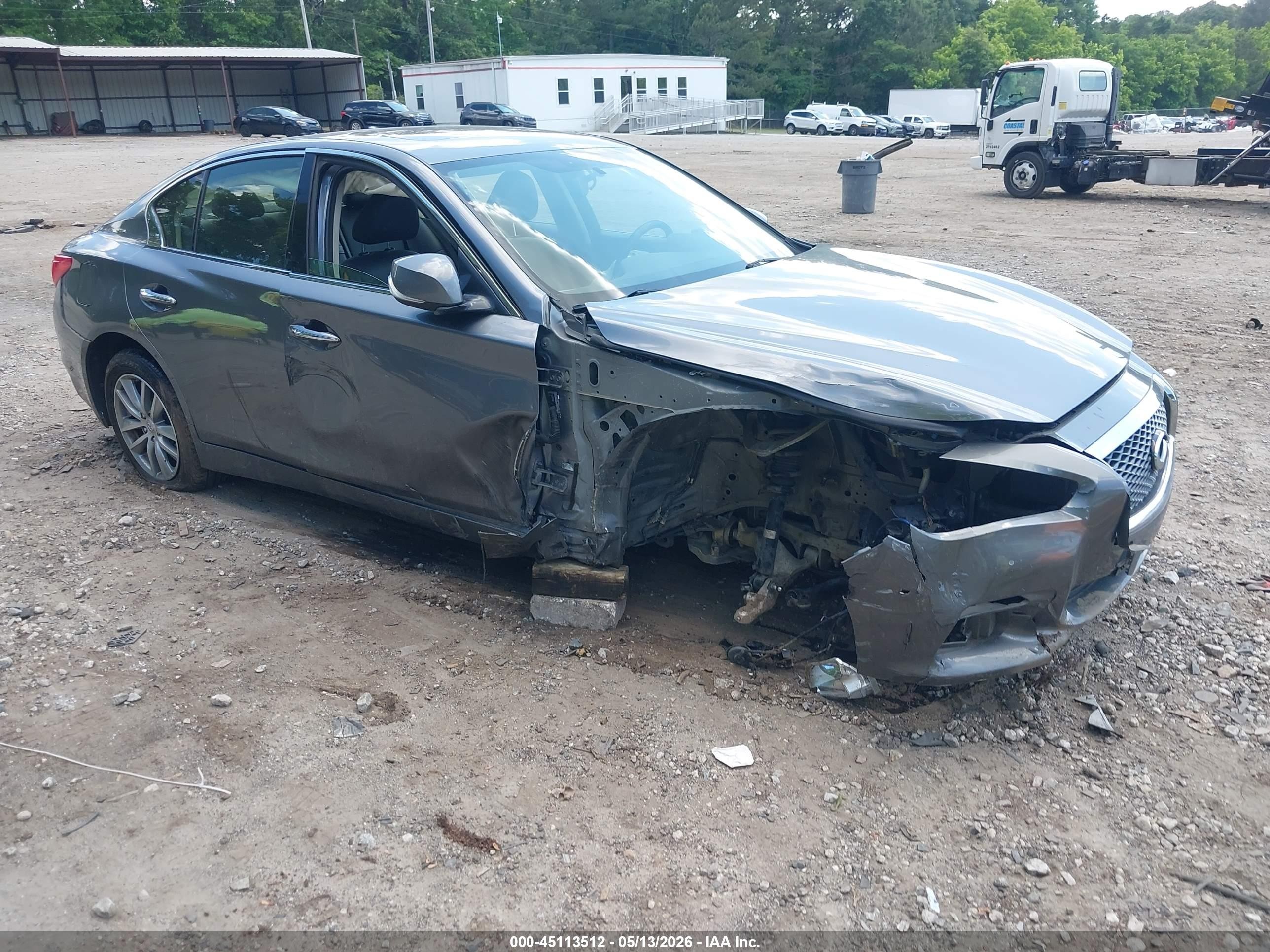 2017 Infiniti Q50 Premium, VIN JN1EV7AP0HM738934 — Side