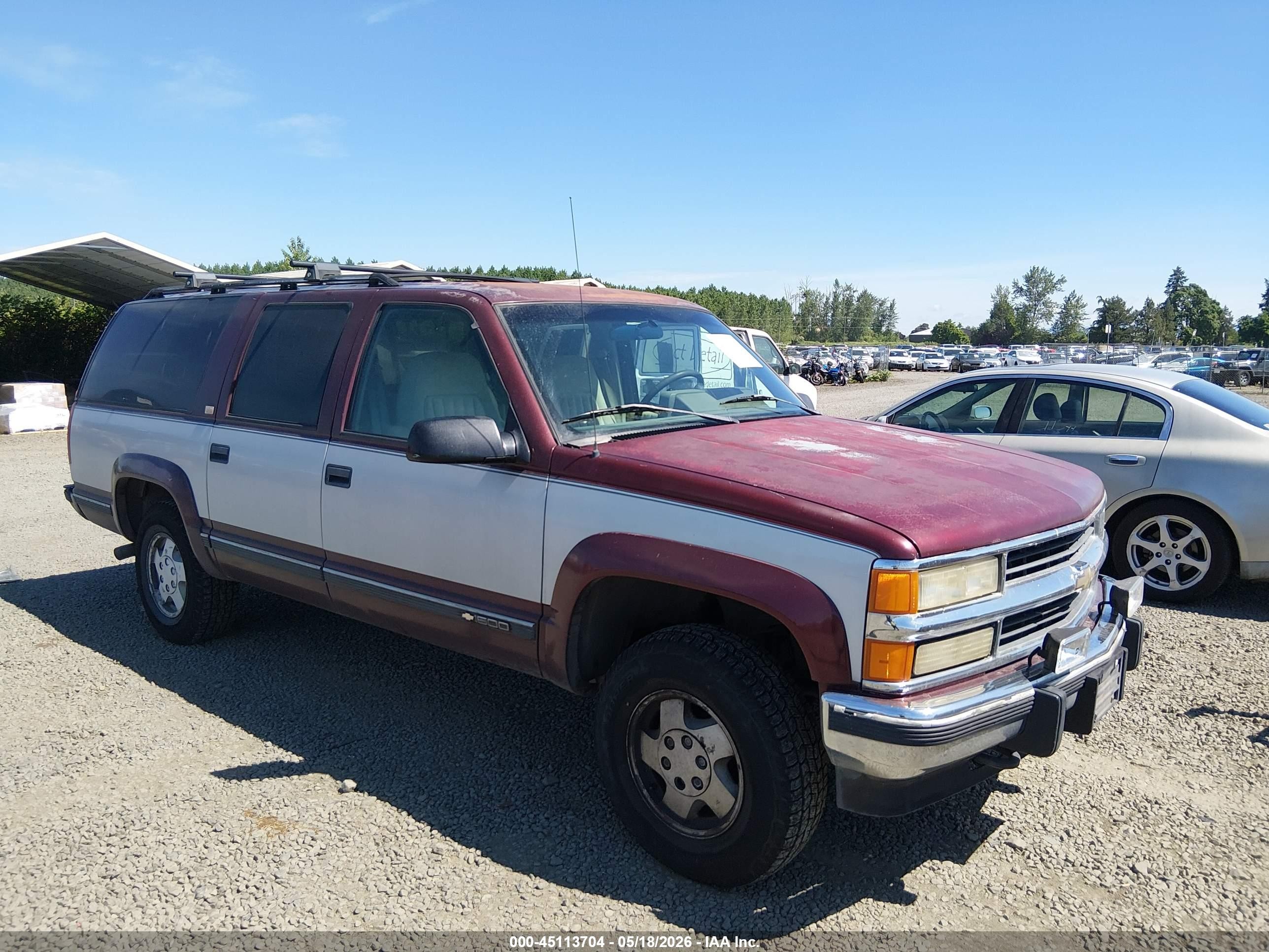 1994 Chevrolet Suburban, VIN 1GNFK16K8RJ435480 — Normal wear
