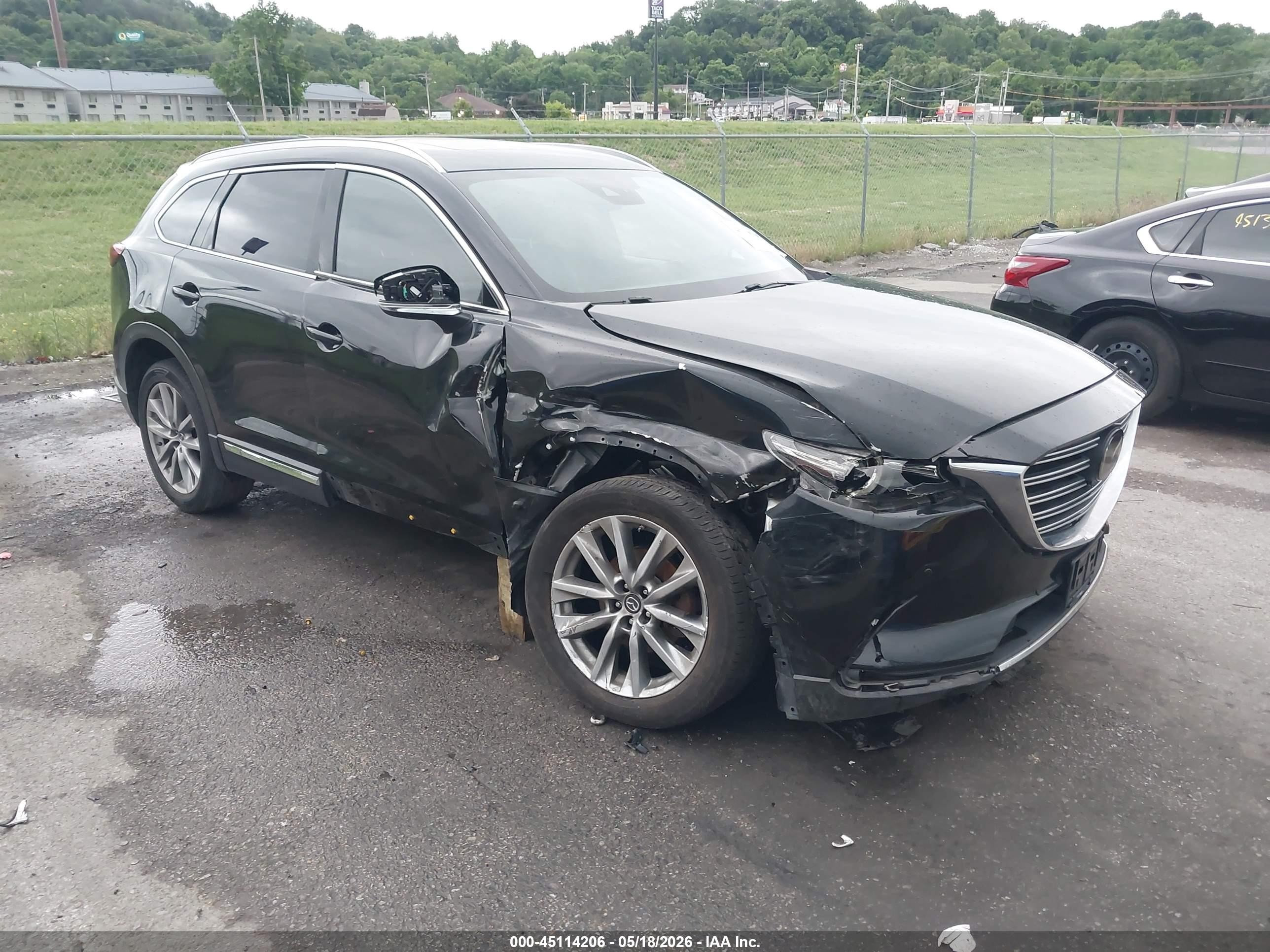 2019 Mazda CX-9 Grand Touring, VIN JM3TCADYXK0336498 — Перед