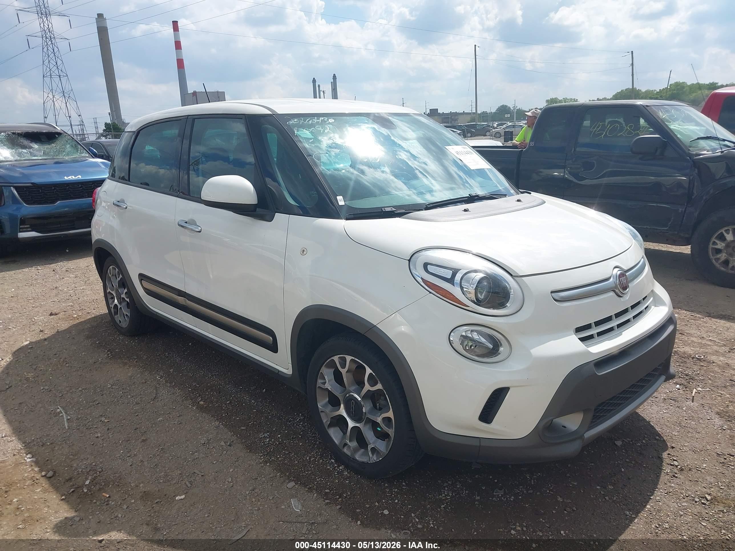 2014 FIAT 500L Trekking, VIN ZFBCFADH9EZ012560 — Rear end