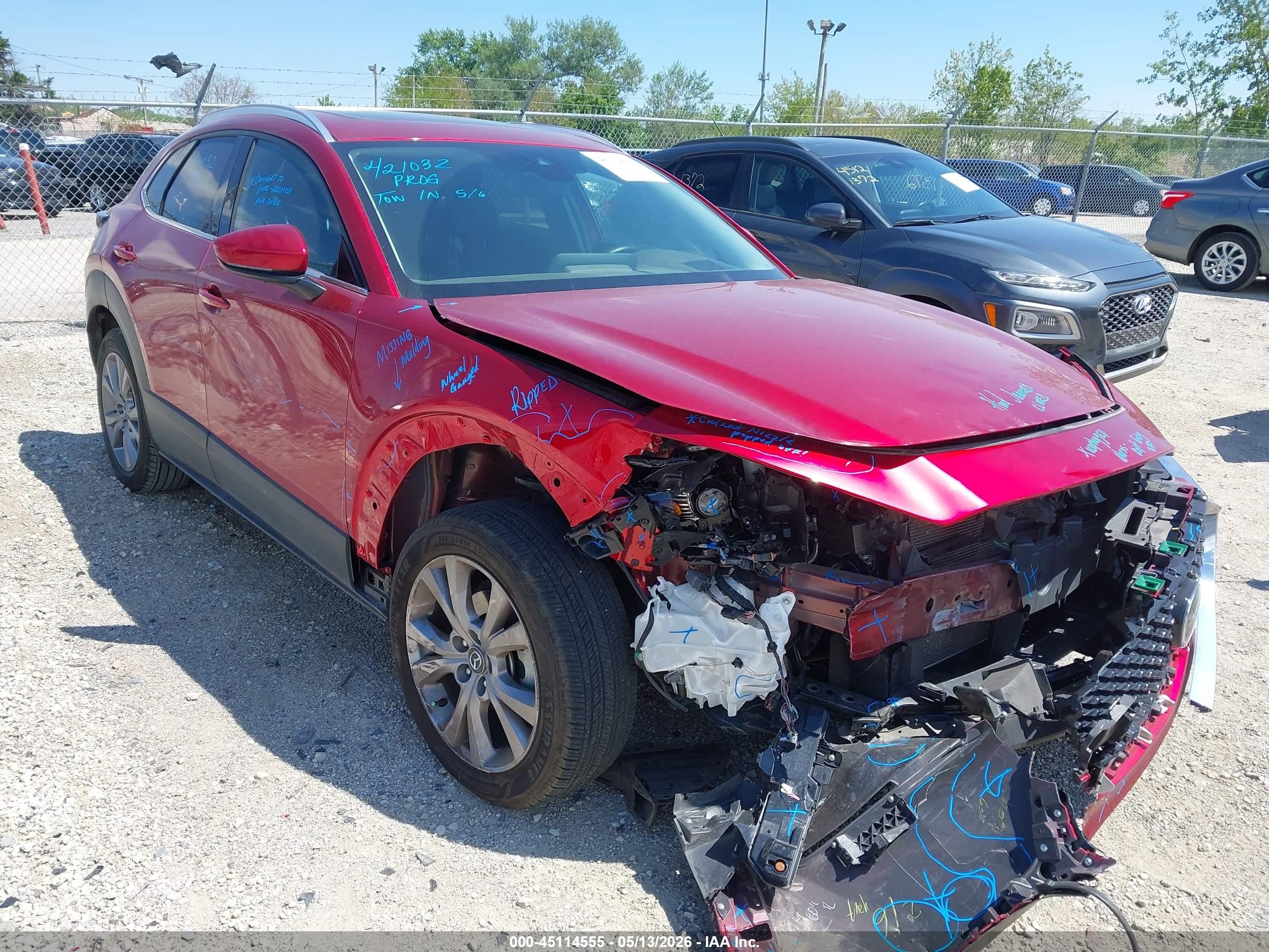 2022 Mazda CX-30 S Premium, VIN 3MVDMBDL8NM412014 — Front end