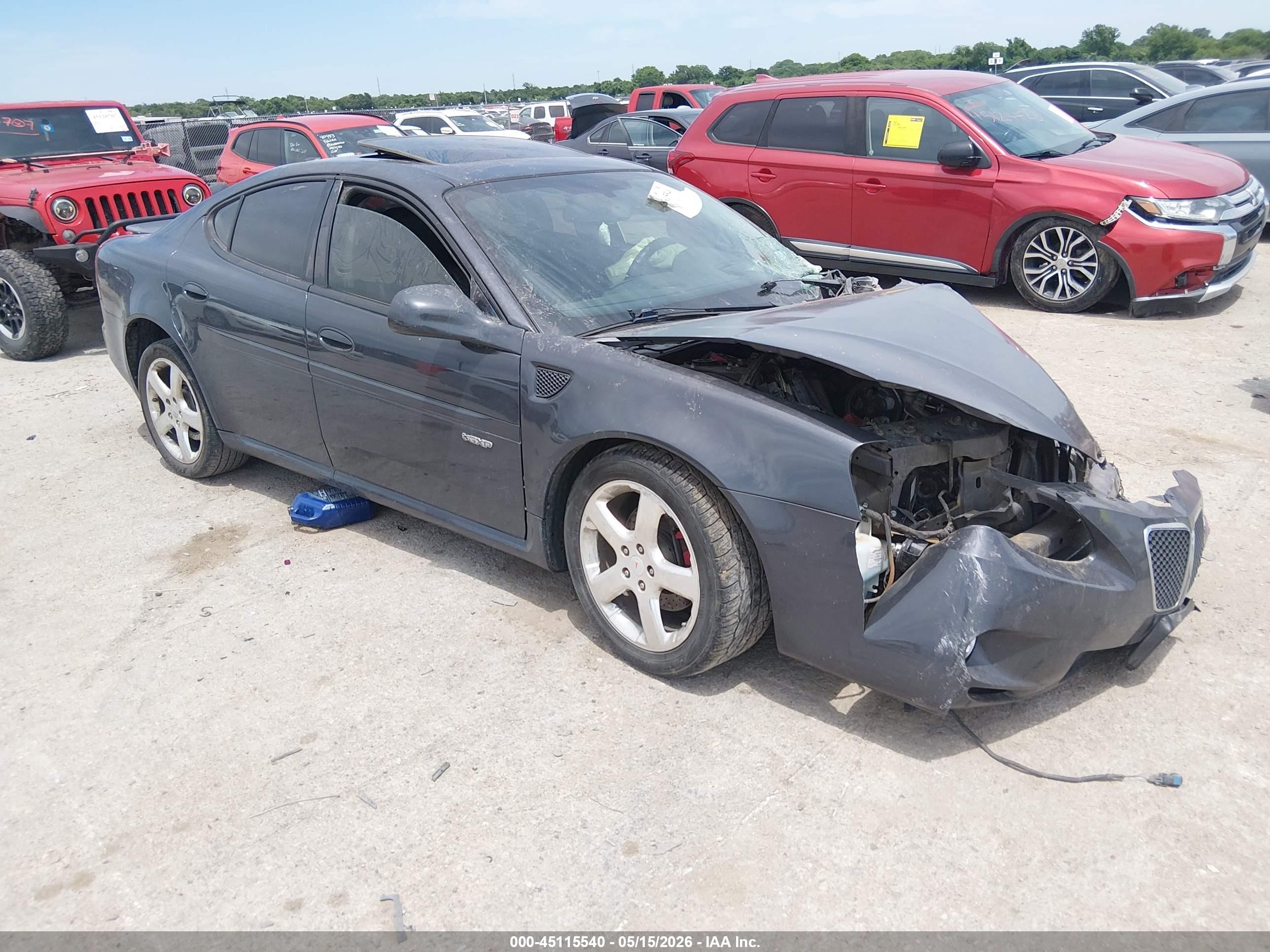 2008 Pontiac Grand Prix GXP, VIN 2G2WC55C781160687 — Front end
