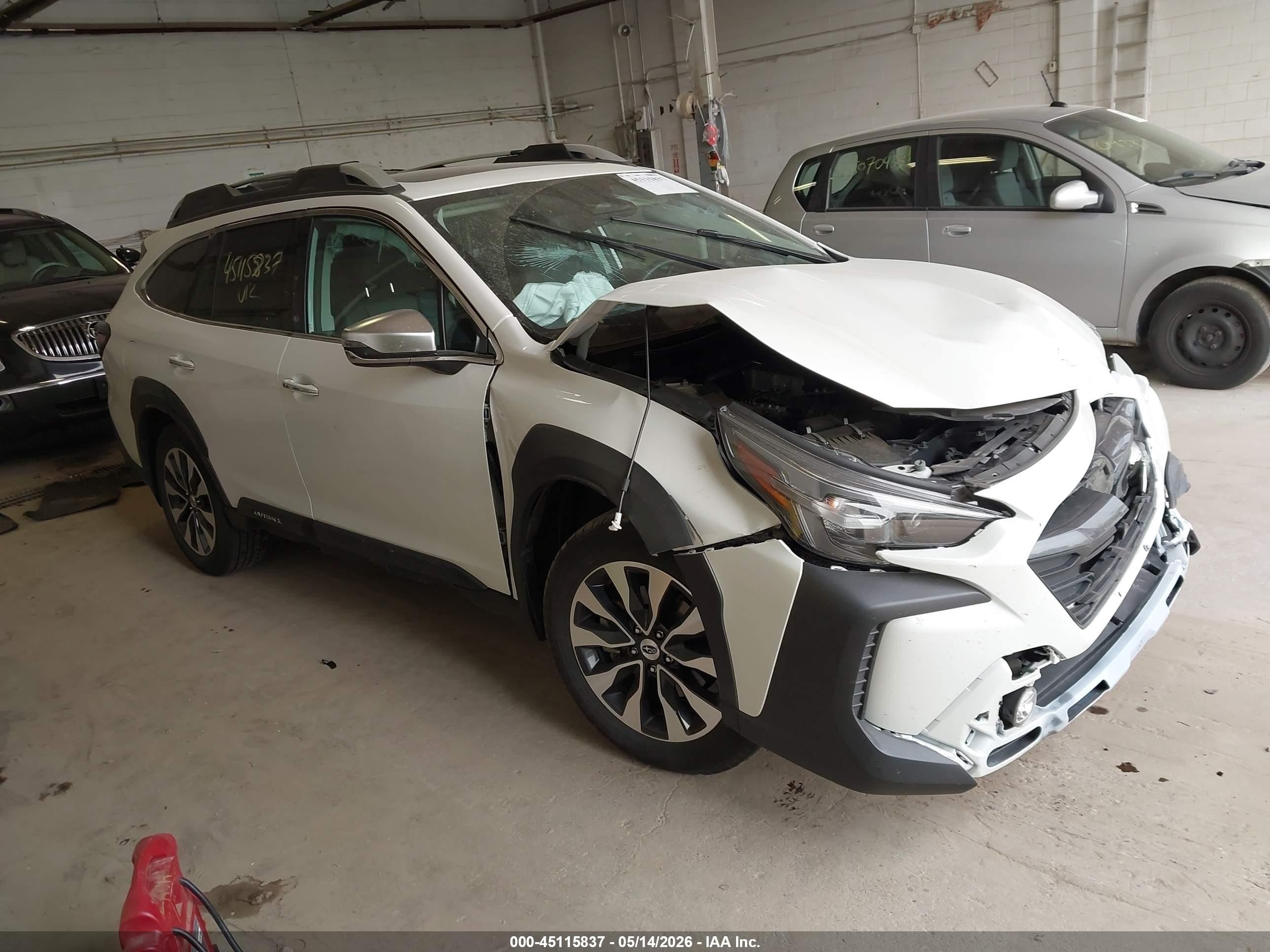 2024 Subaru Outback Touring XT, VIN 4S4BTGPDXR3168382 — Front end