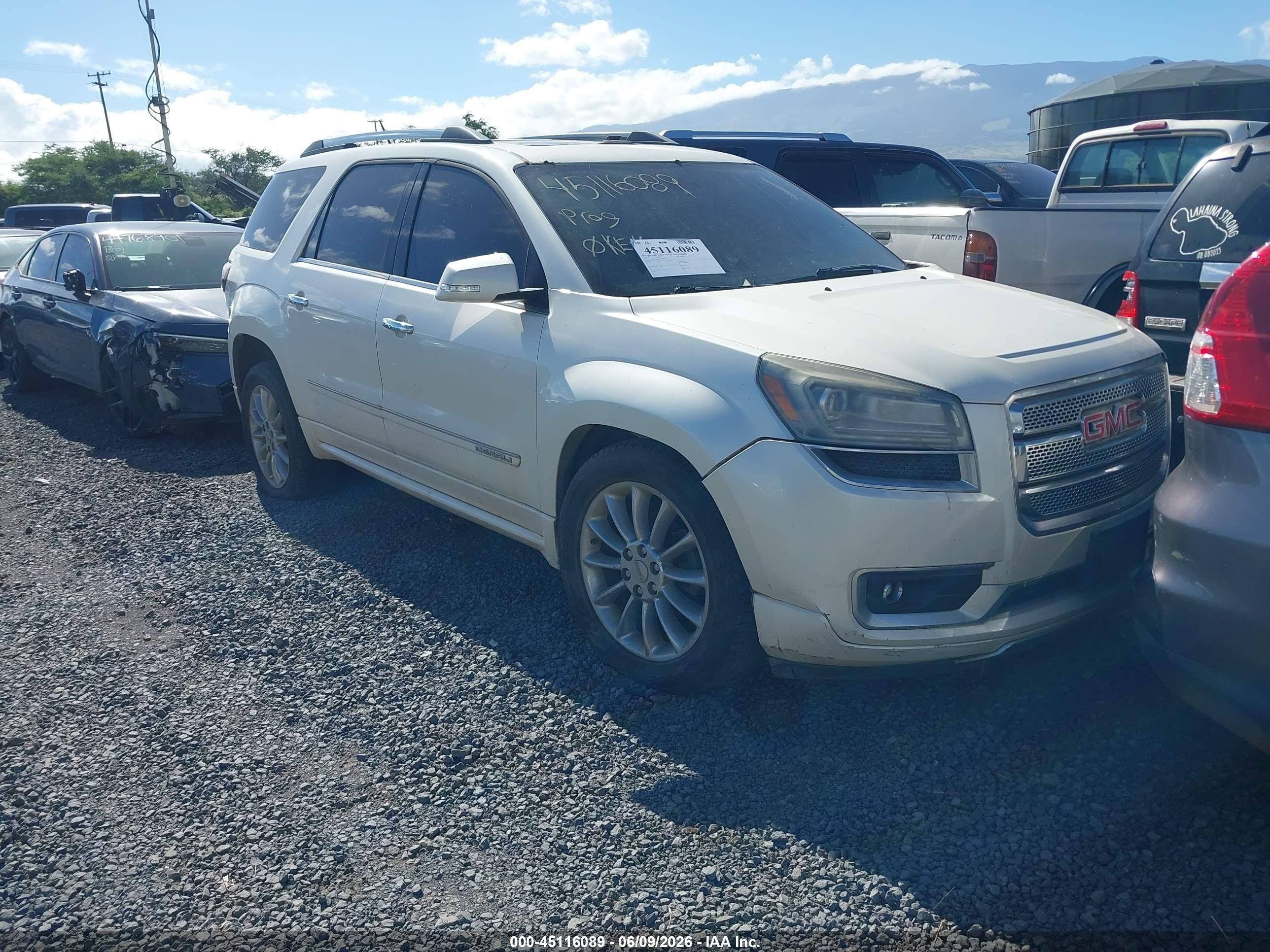 2014 GMC Acadia Denali, VIN 1GKKVTKD5EJ275641 — Front end