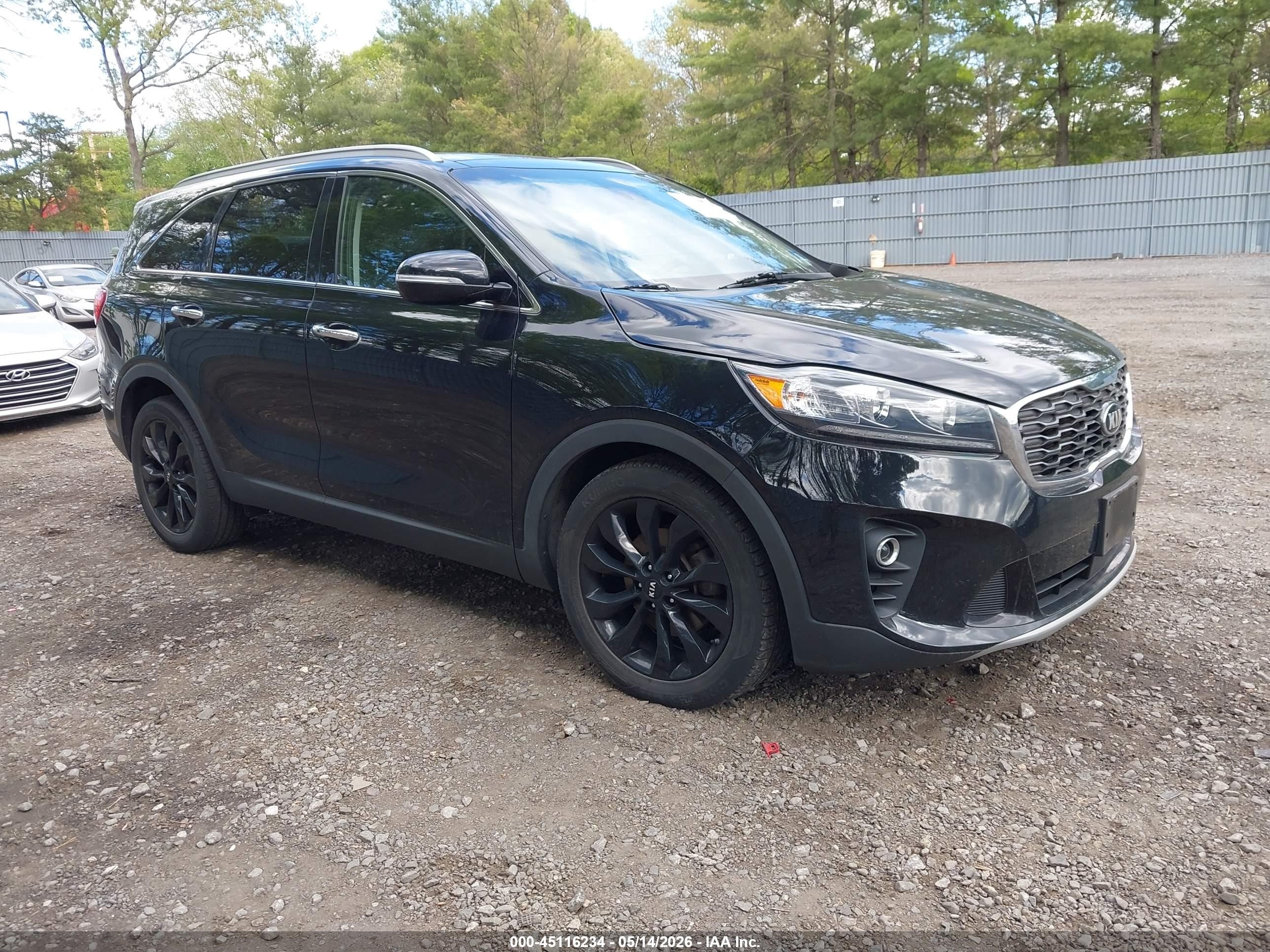 2020 Kia Sorento EX, VIN 5XYPH4A5XLG710305 — Front end