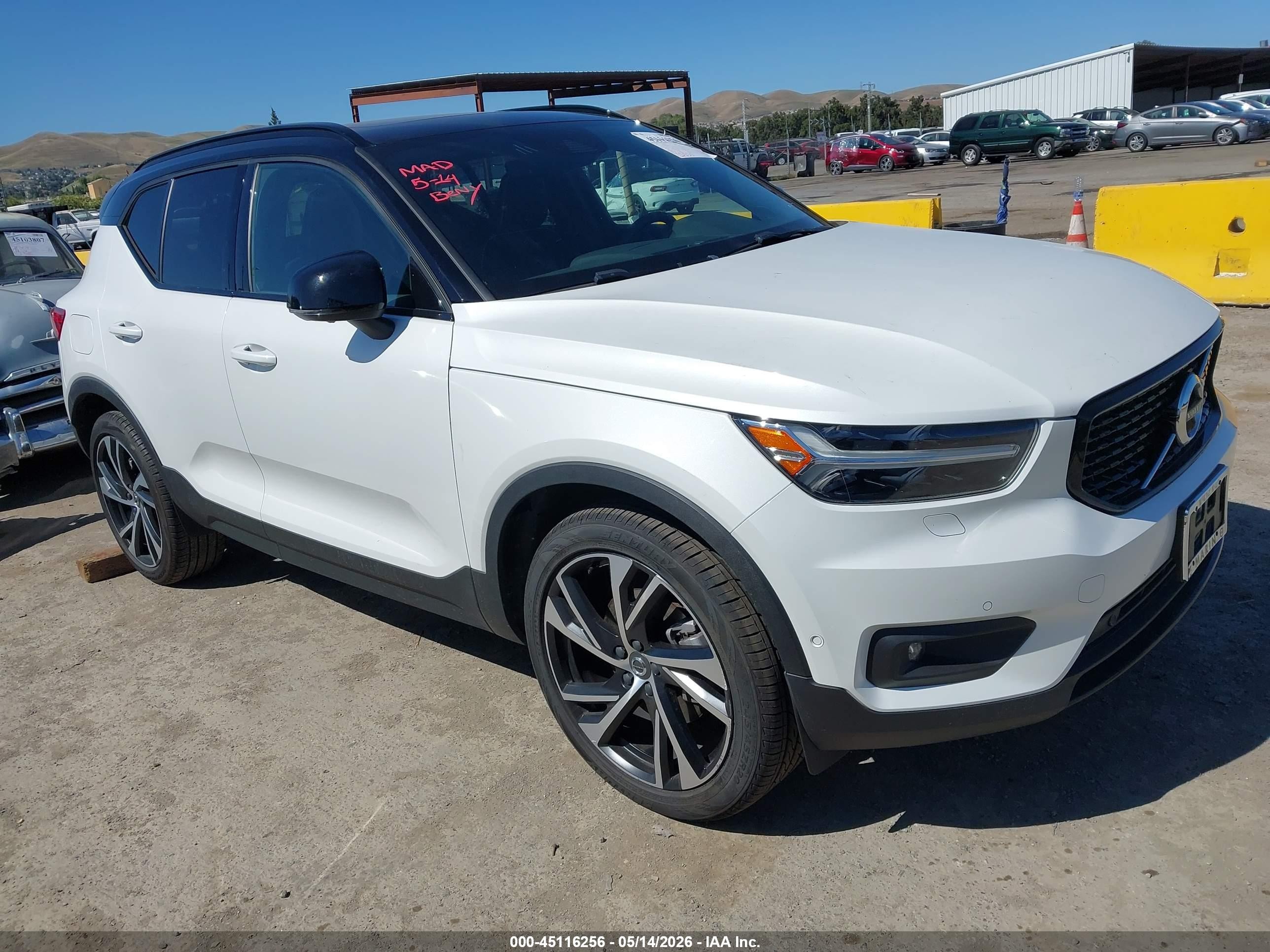 2022 Volvo XC40 R-Design, VIN YV4162UM4N2791220 — Fresh water flood