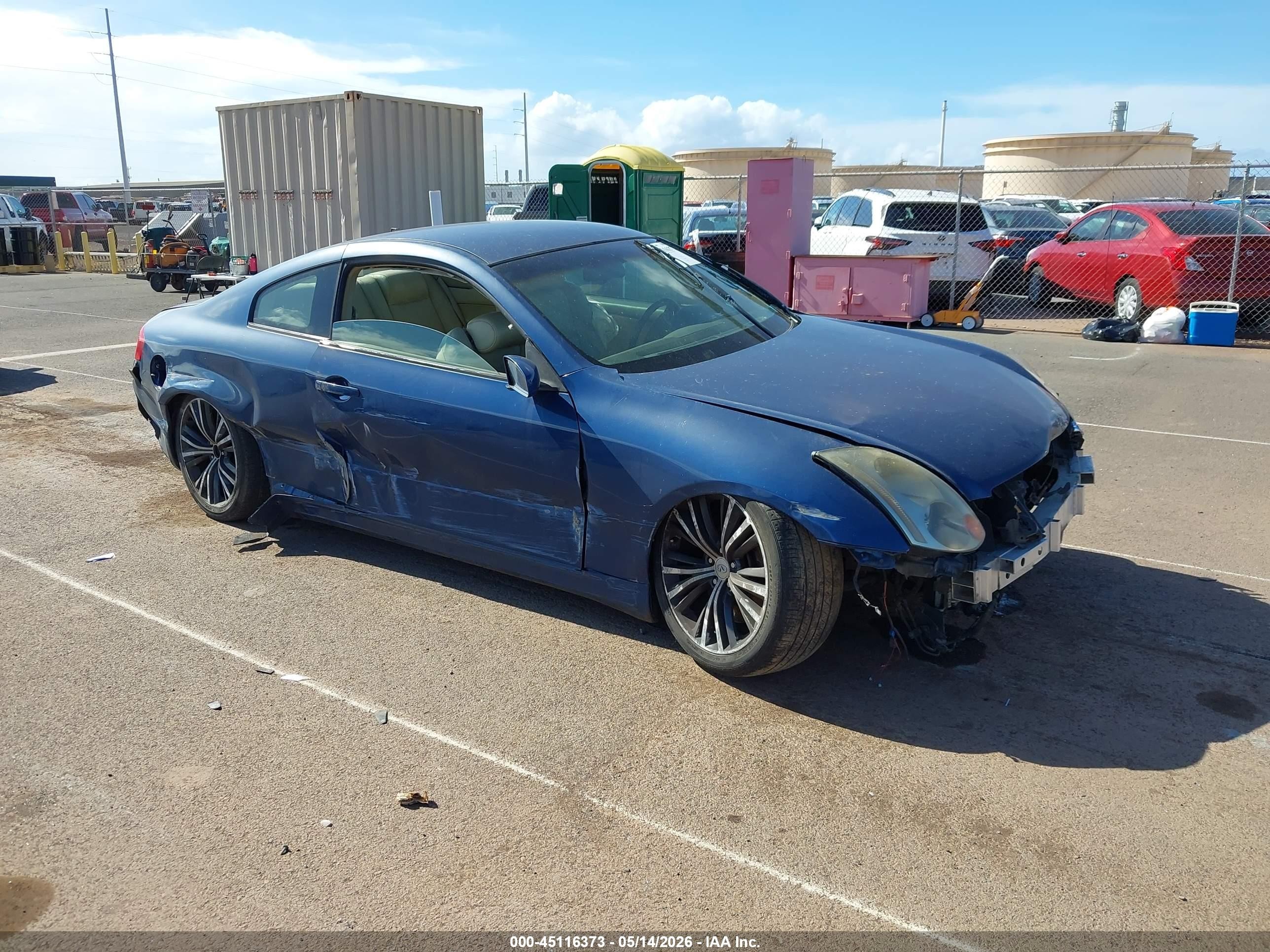 2005 Infiniti G35, VIN JNKCV54E05M403136 — Перед