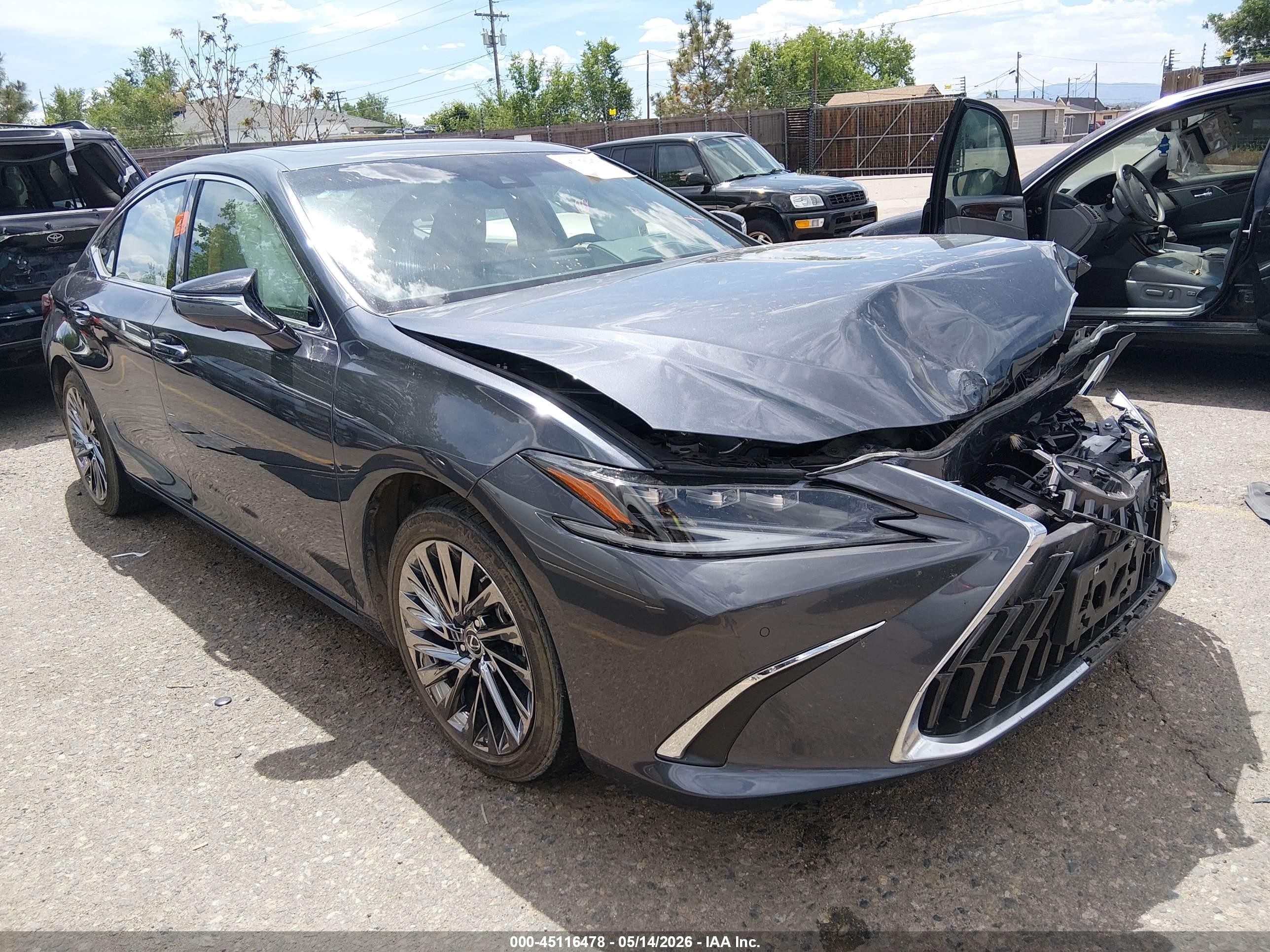 2025 Lexus ES 300h Luxury, VIN 58AEA1C13SU063204 — Перед
