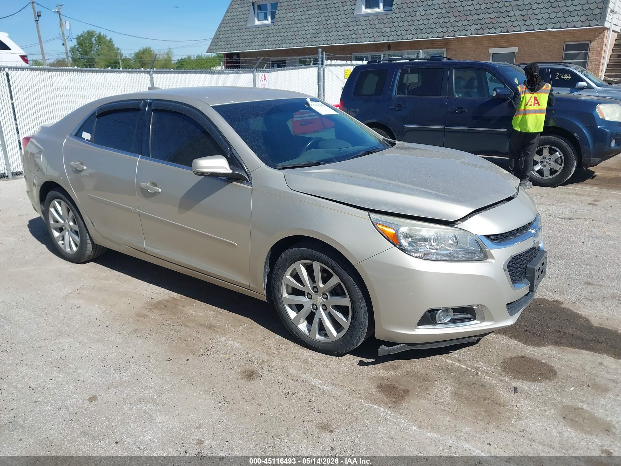 2015 Chevrolet Malibu LT, VIN 1G11D5SL6FF308429 — Перед