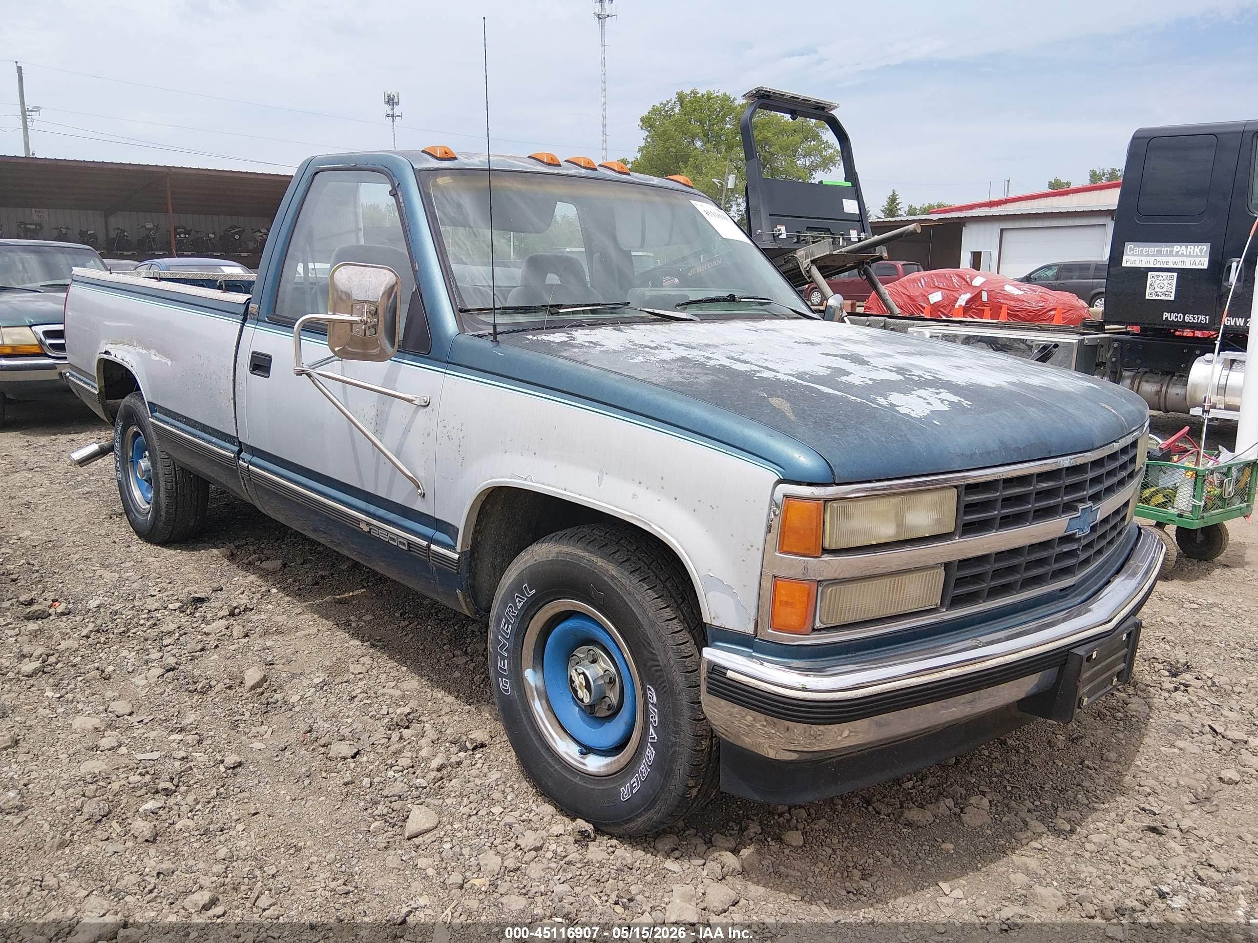 1992 Chevrolet Silverado 2500, VIN 1GCFC24K7NE228516 — Normal wear