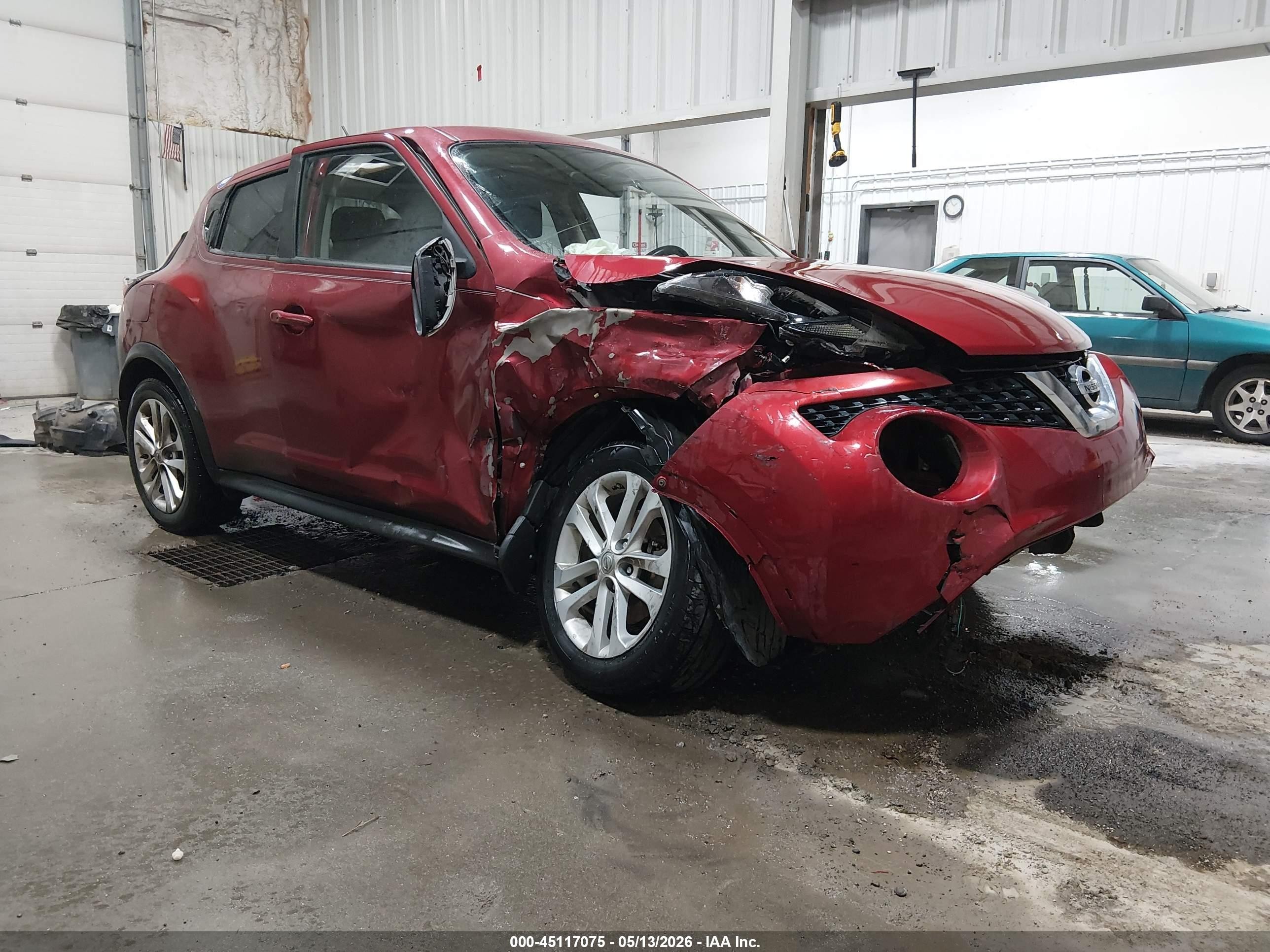 2015 Nissan Juke SV, VIN JN8AF5MVXFT562375 — Front end
