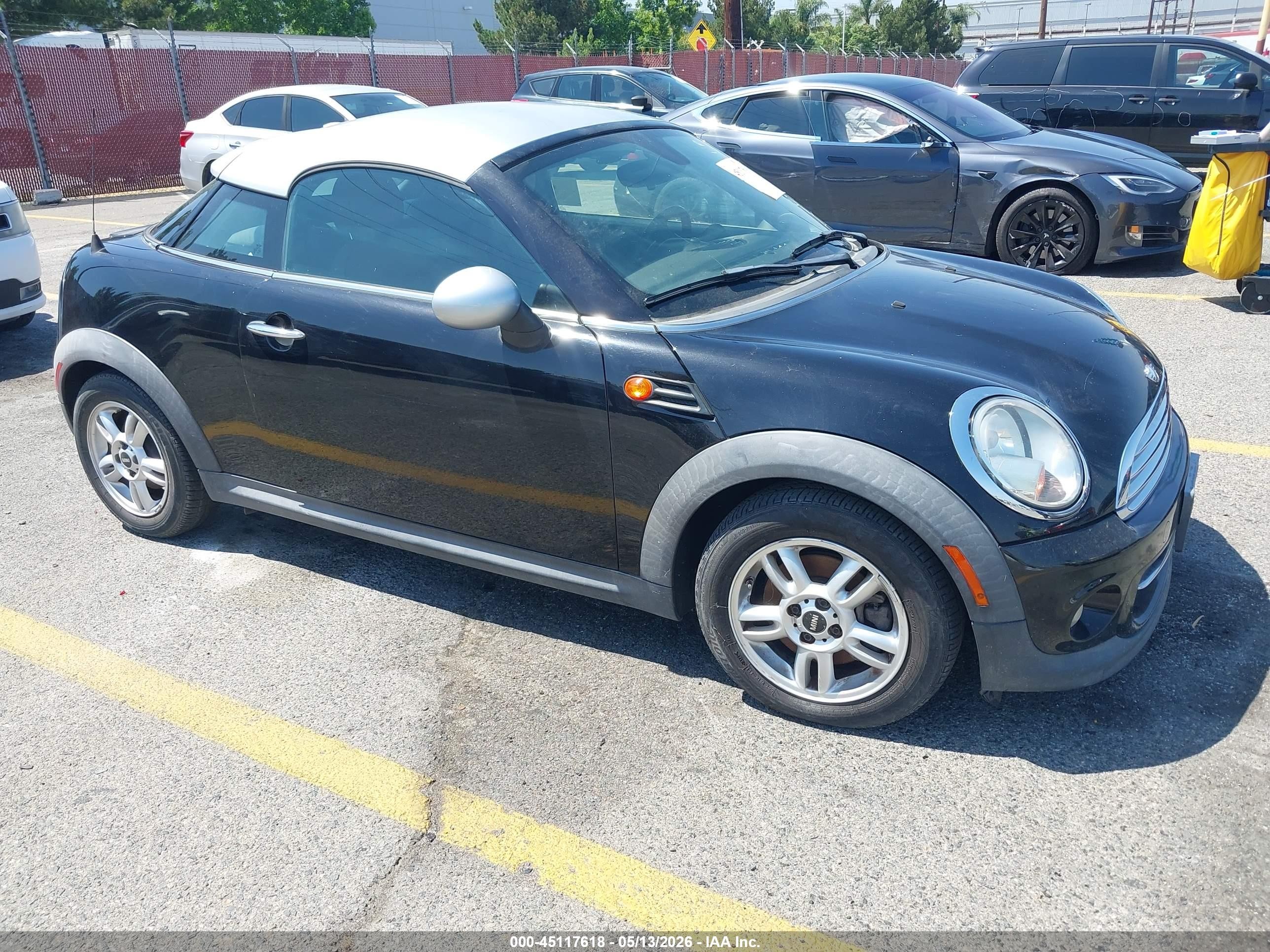2012 MINI Coupe, VIN WMWSX1C5XCT163756 — Normal wear