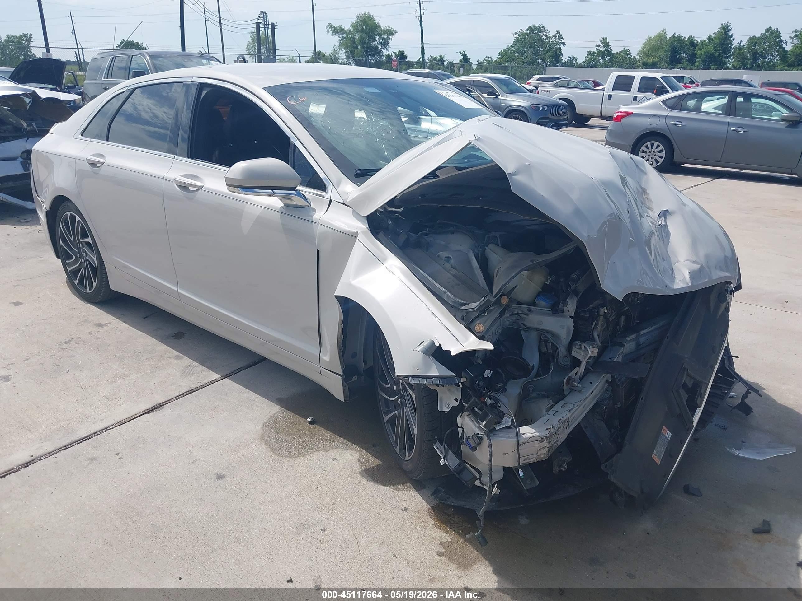 2020 Lincoln MKZ Standard, VIN 3LN6L5A93LR615489 — Front end