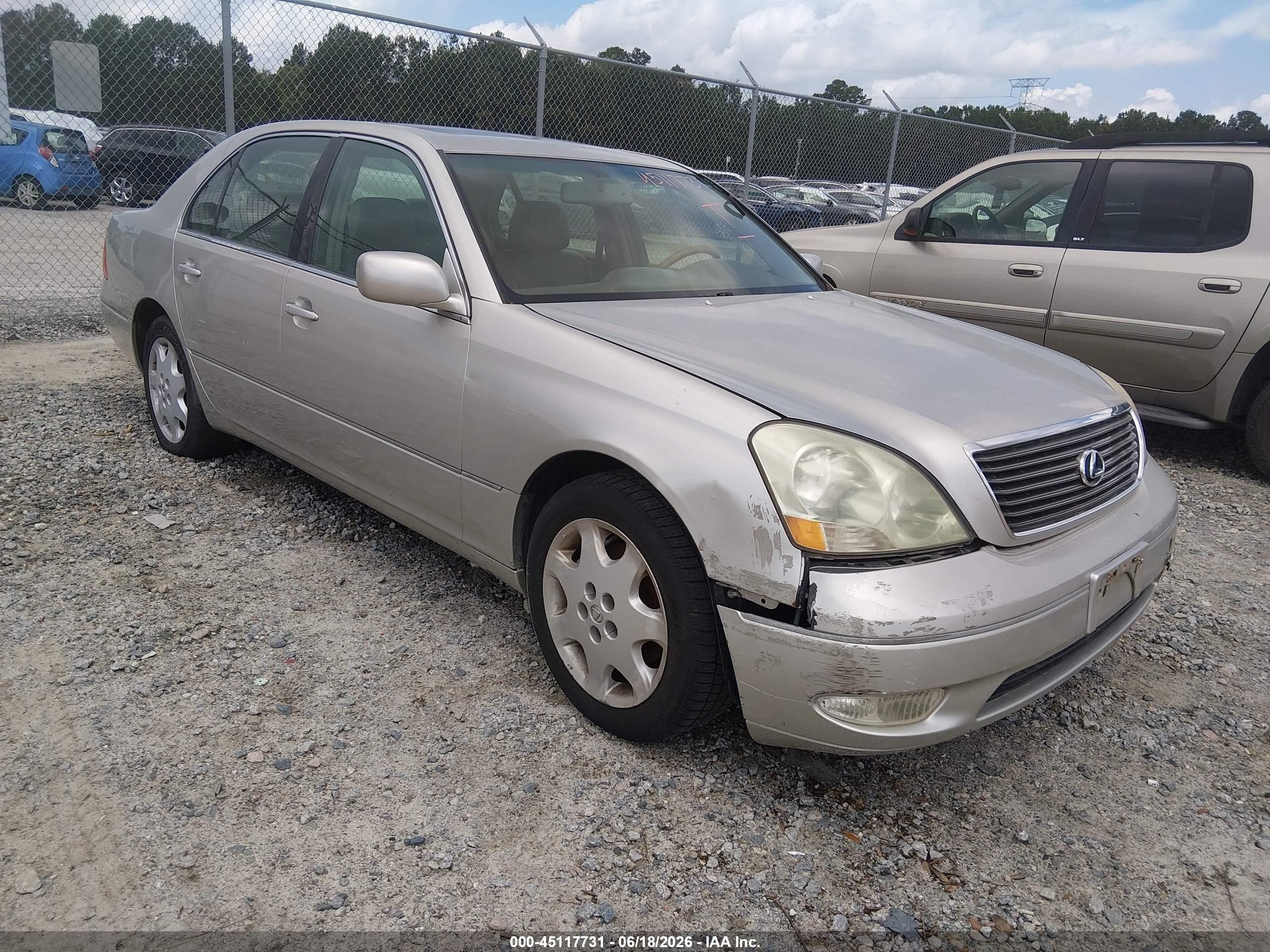2001 Lexus LS 430, VIN JTHBN30F910045874 — Front end
