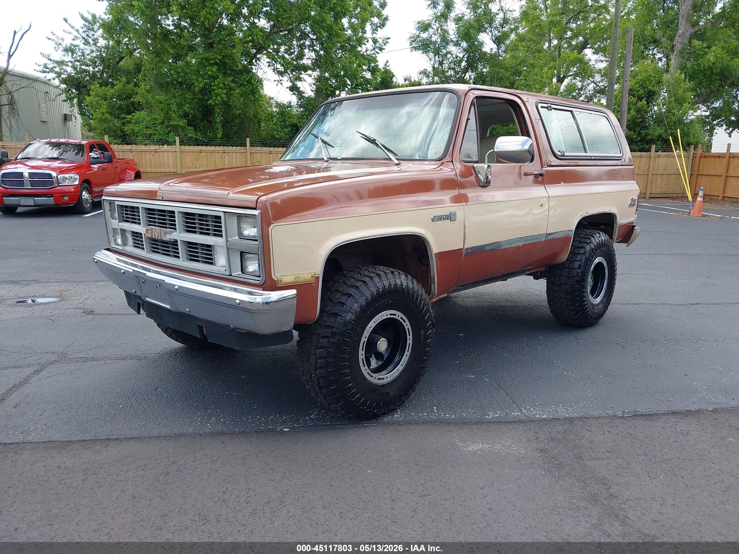 1983 GMC Jimmy, VIN 1G5EK18H4DF514413 — Фото с аукциона